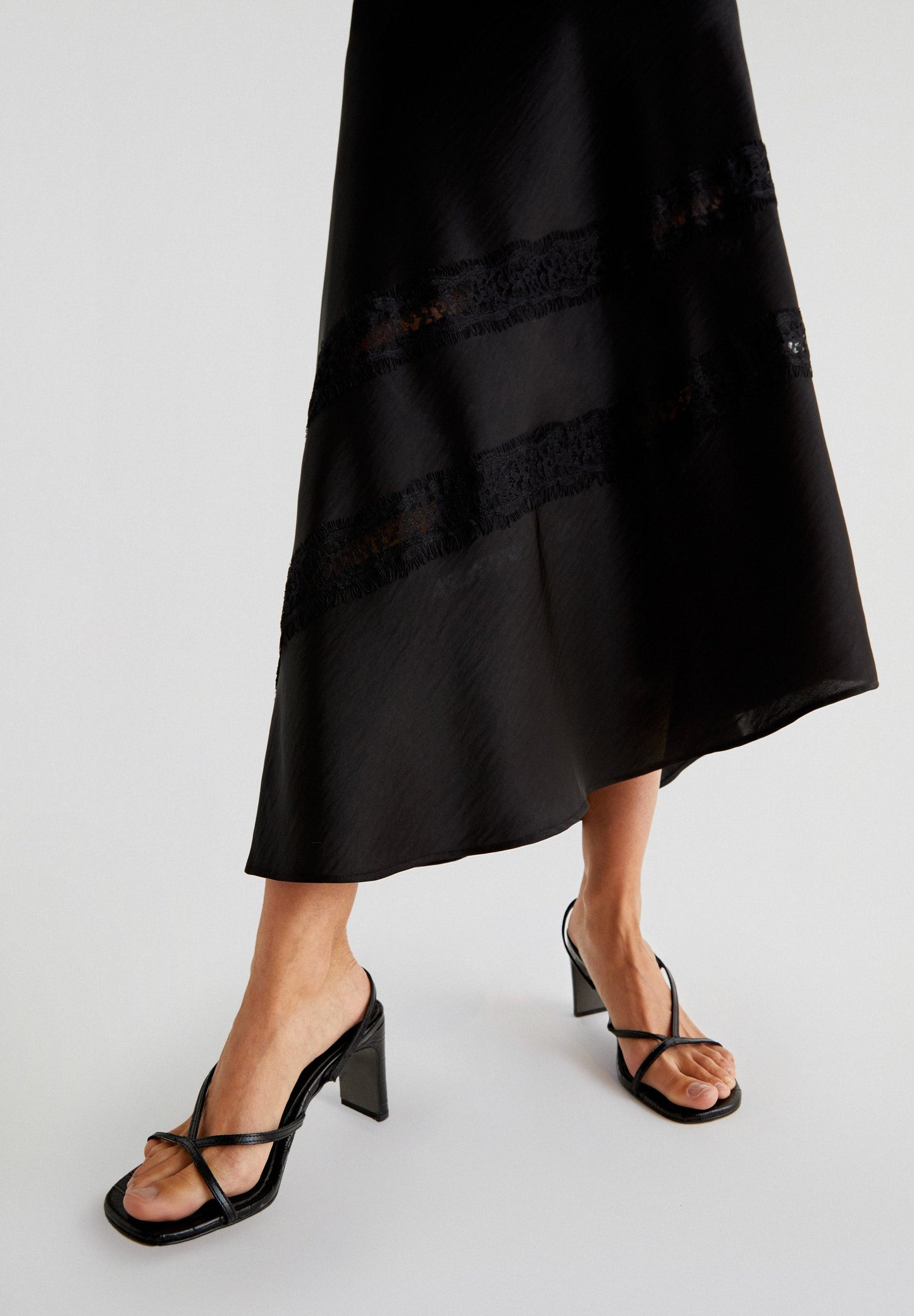 LARA LACE MIDI SKIRT