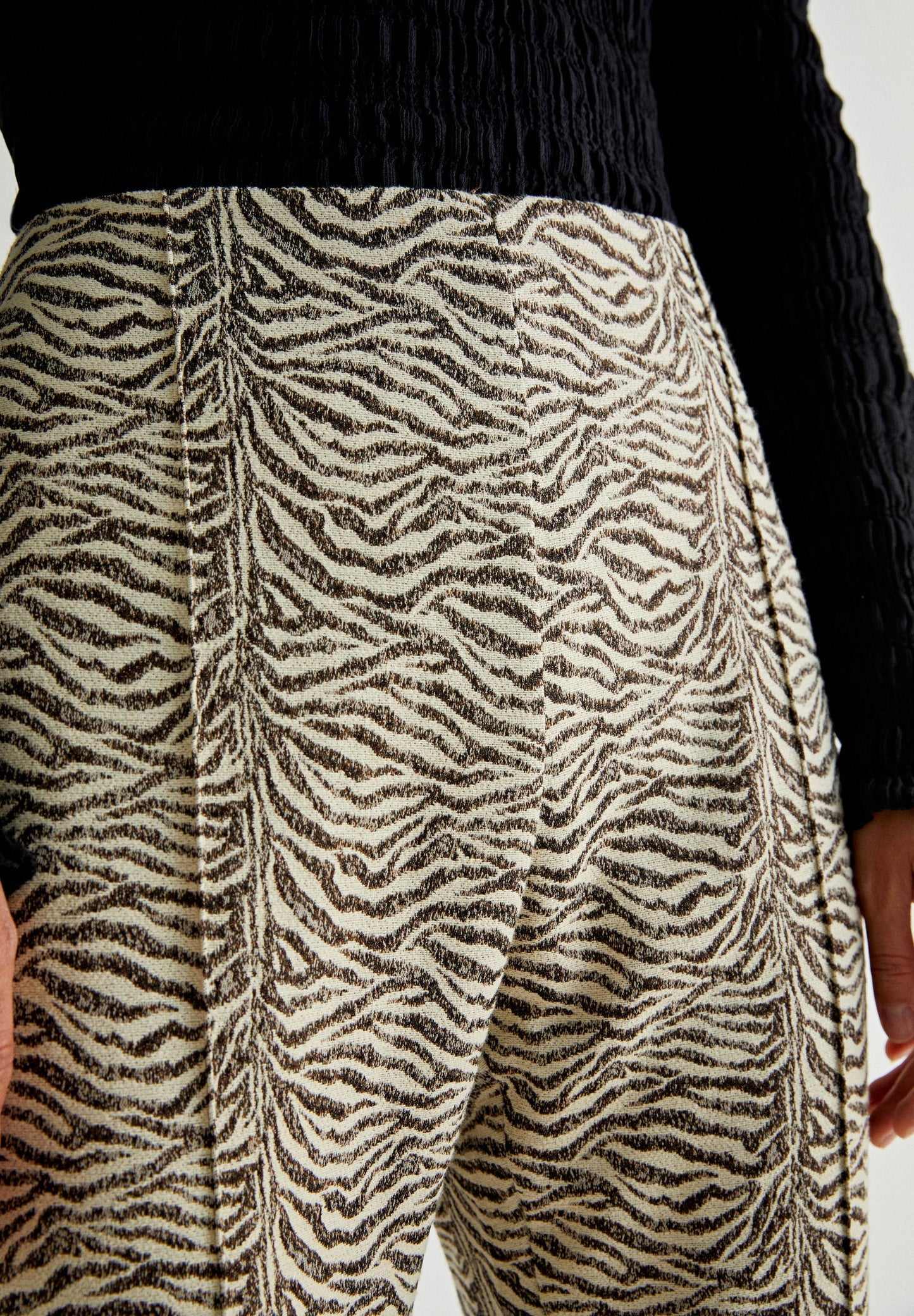 PANTALÓN FLARE ANIMAL PRINT