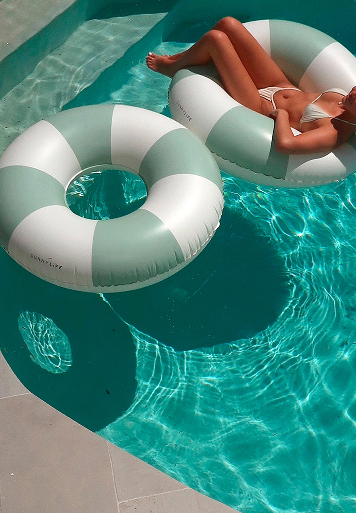 SUNNYLIFE | FLOTADOR ARO THE VACAY SOFT