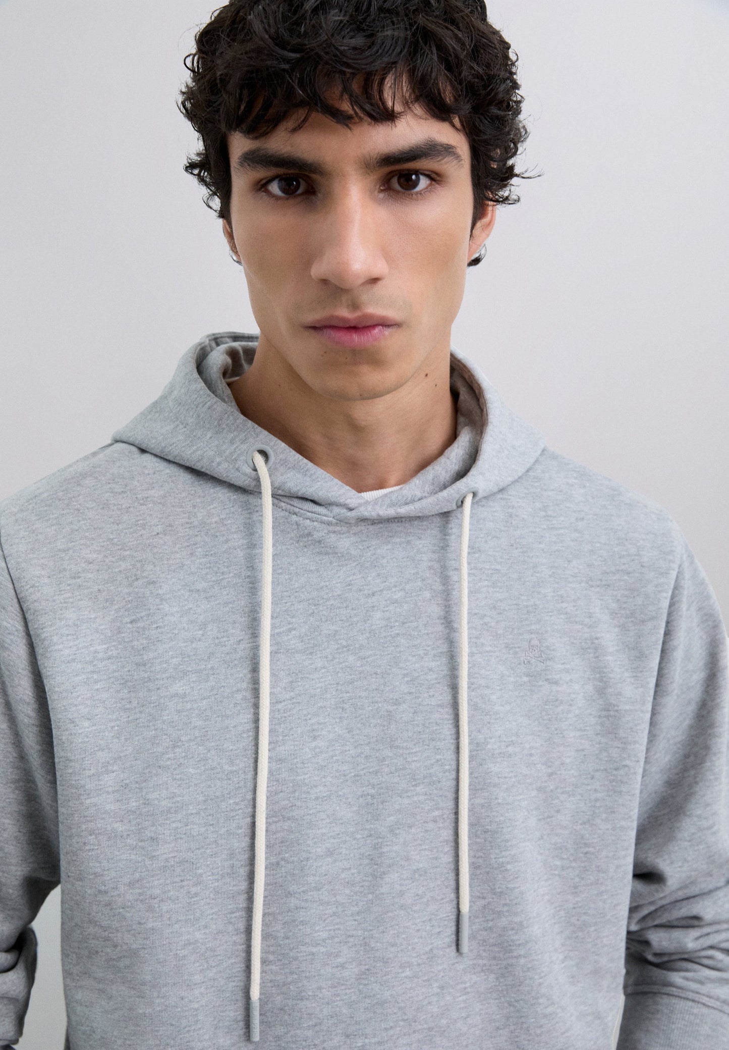 SUDADERA CAPUCHA CALAVERA TONO
