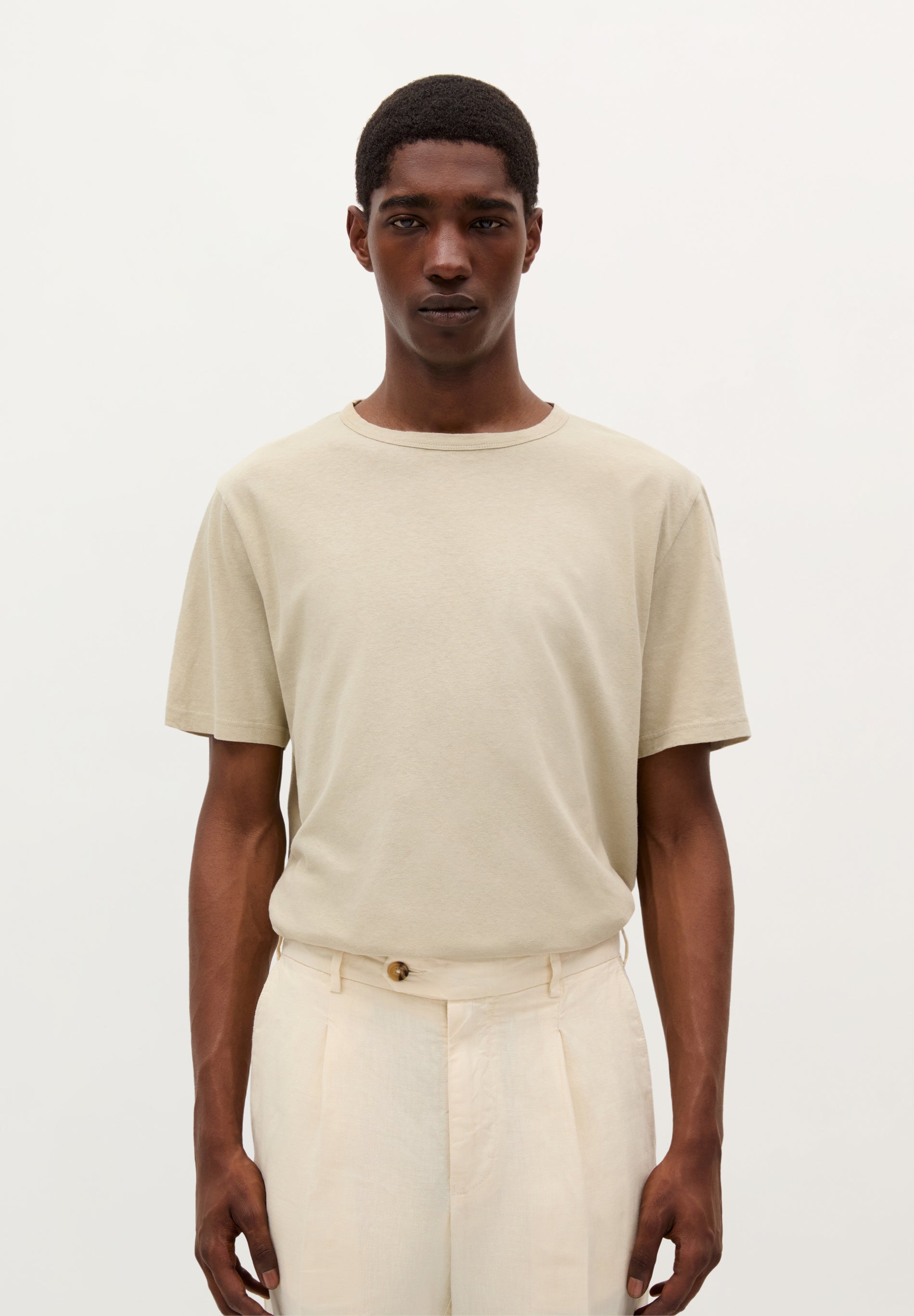 CAMISETA LISA BÁSICA ALGODÓN