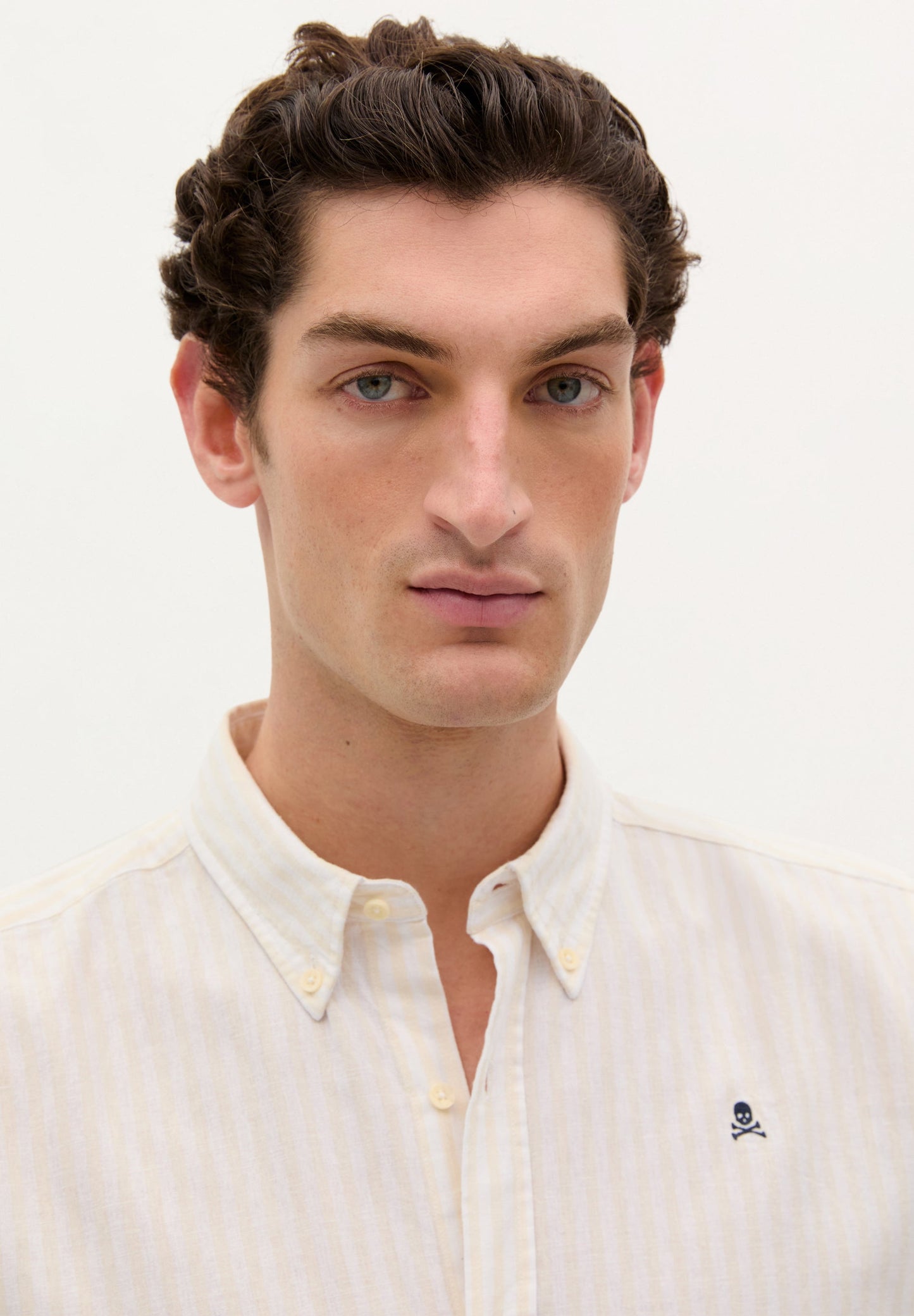 CAMISA RAYAS CUELLO BOTONES