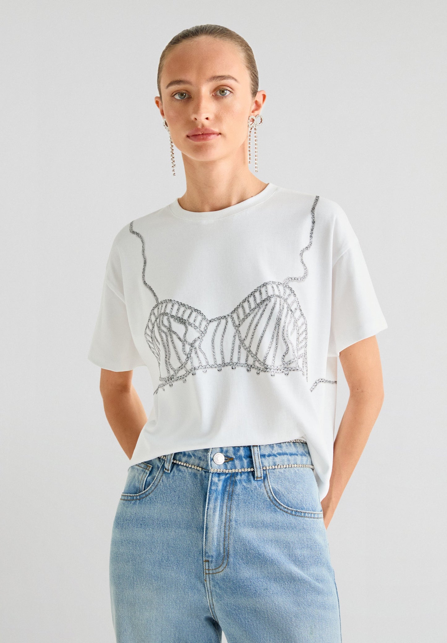 CAMISETA PRINT BRA SCALPERS X LOVE STORIES