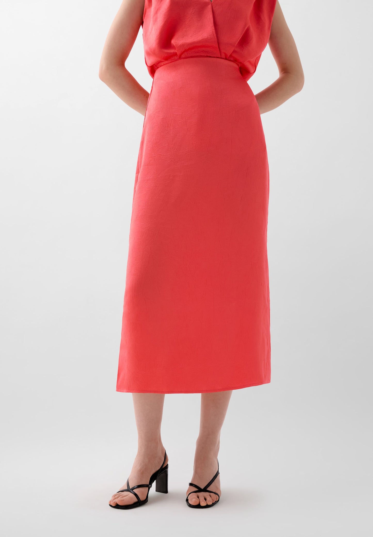 FALDA MIDI FLUIDA TEXTURA