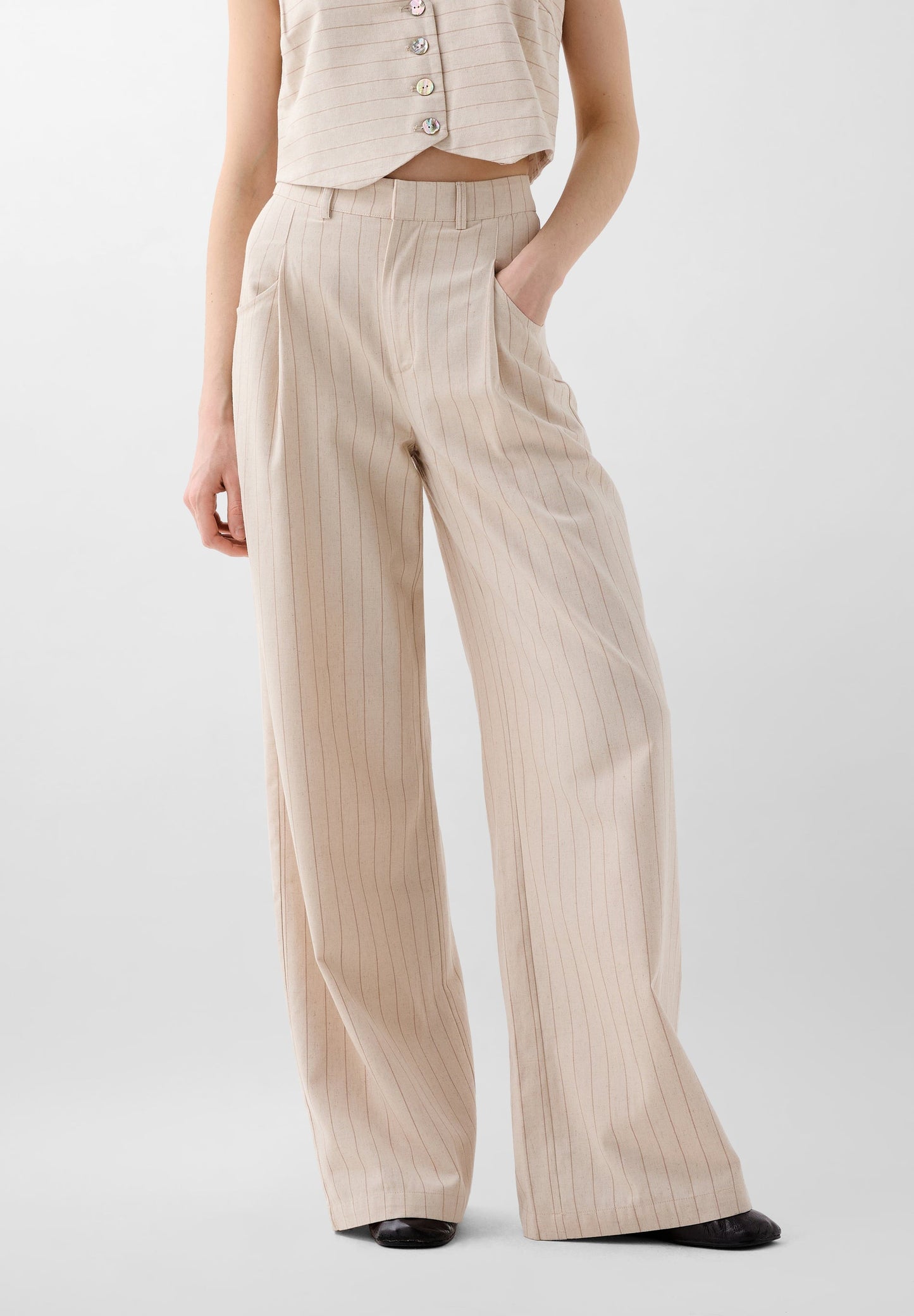 PANTALÓN PINZAS RAYAS BOLSILLOS