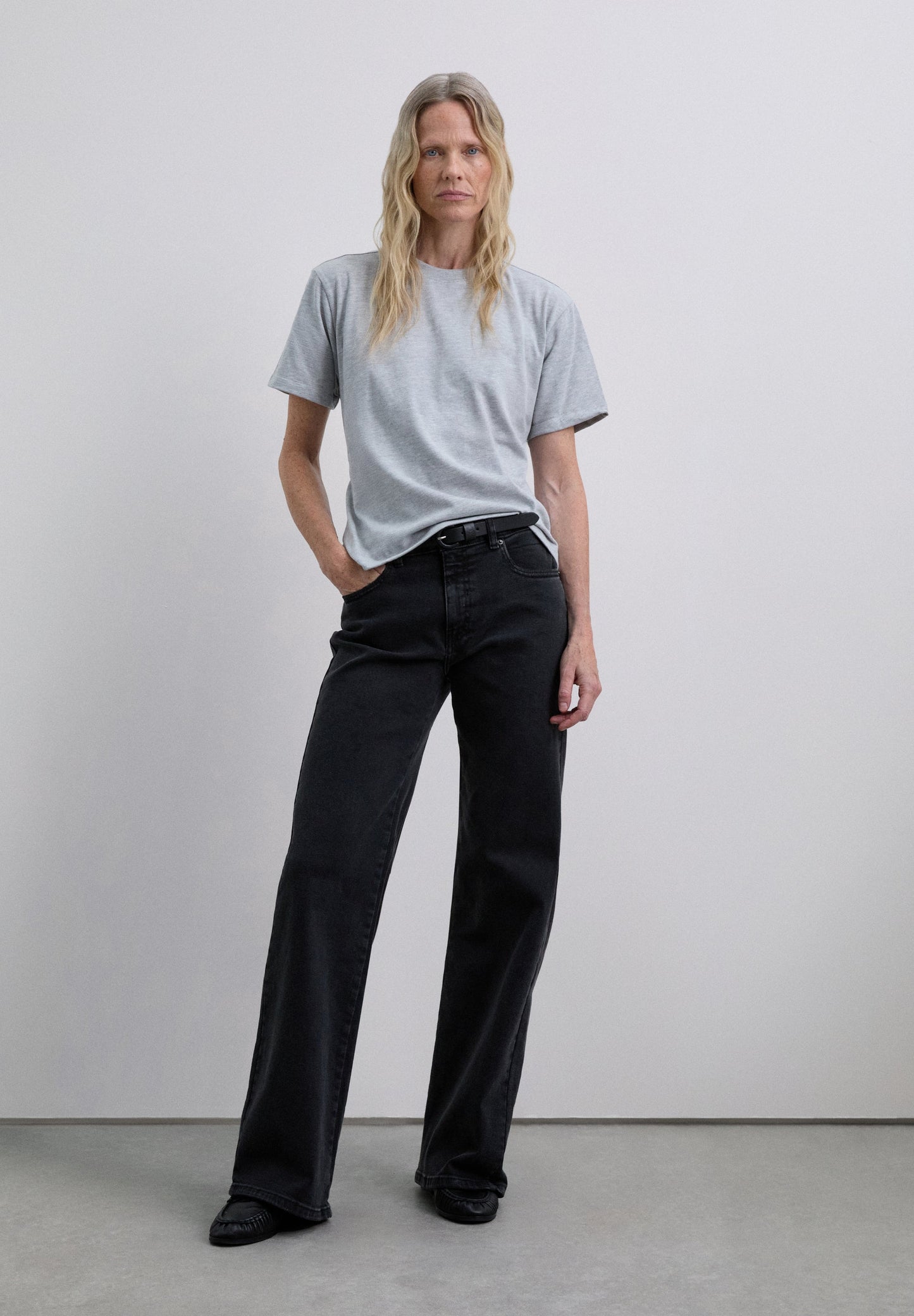 CAMISETA NUDO TRASERO