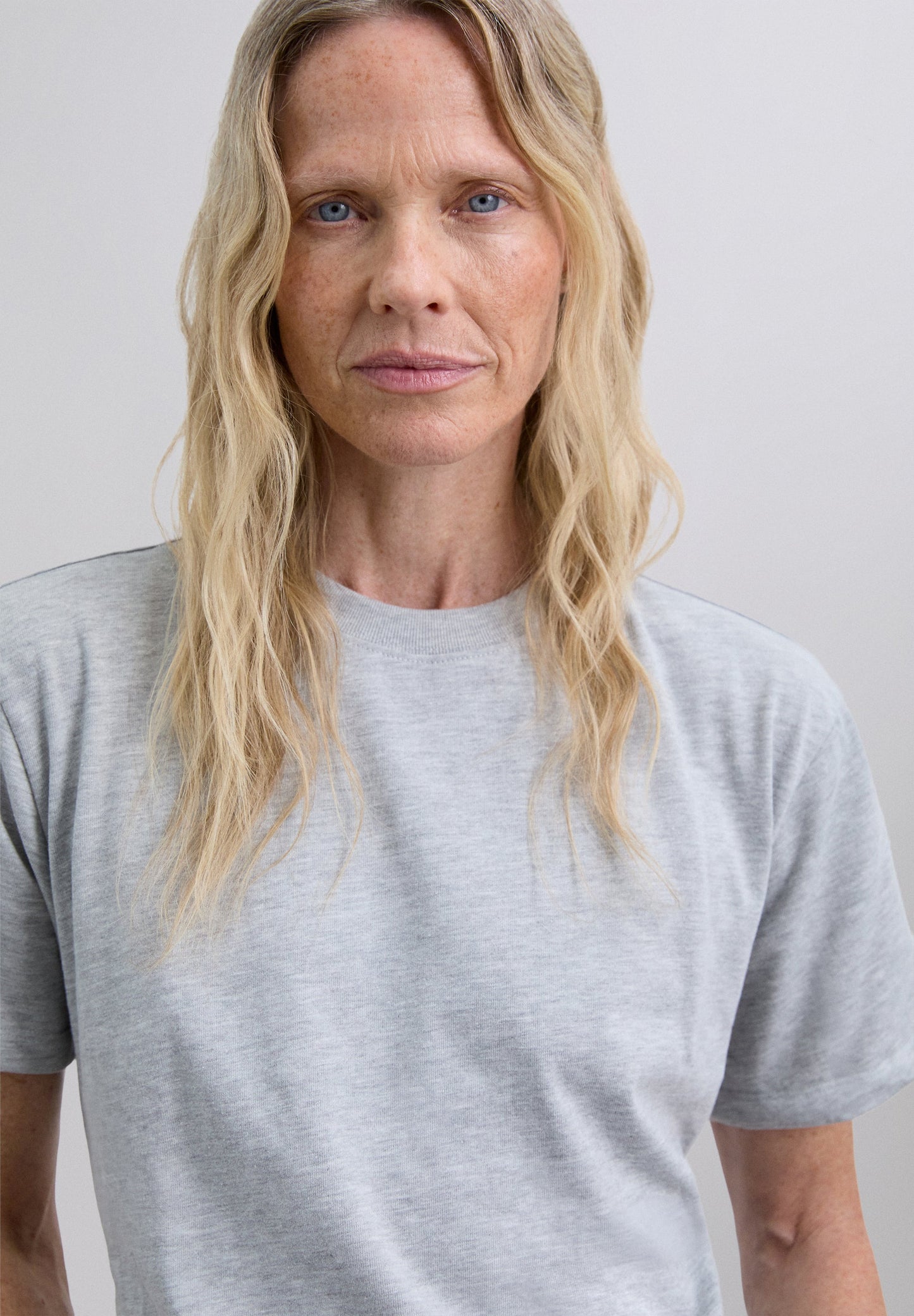 CAMISETA NUDO TRASERO