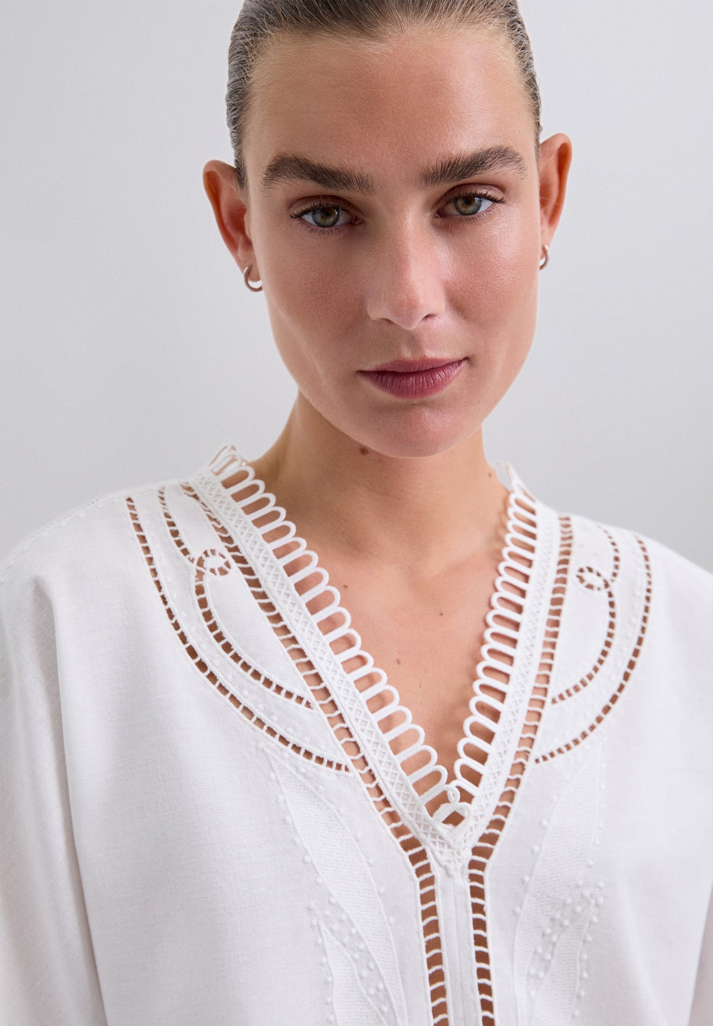 BLUSA DETALLES ENCAJE