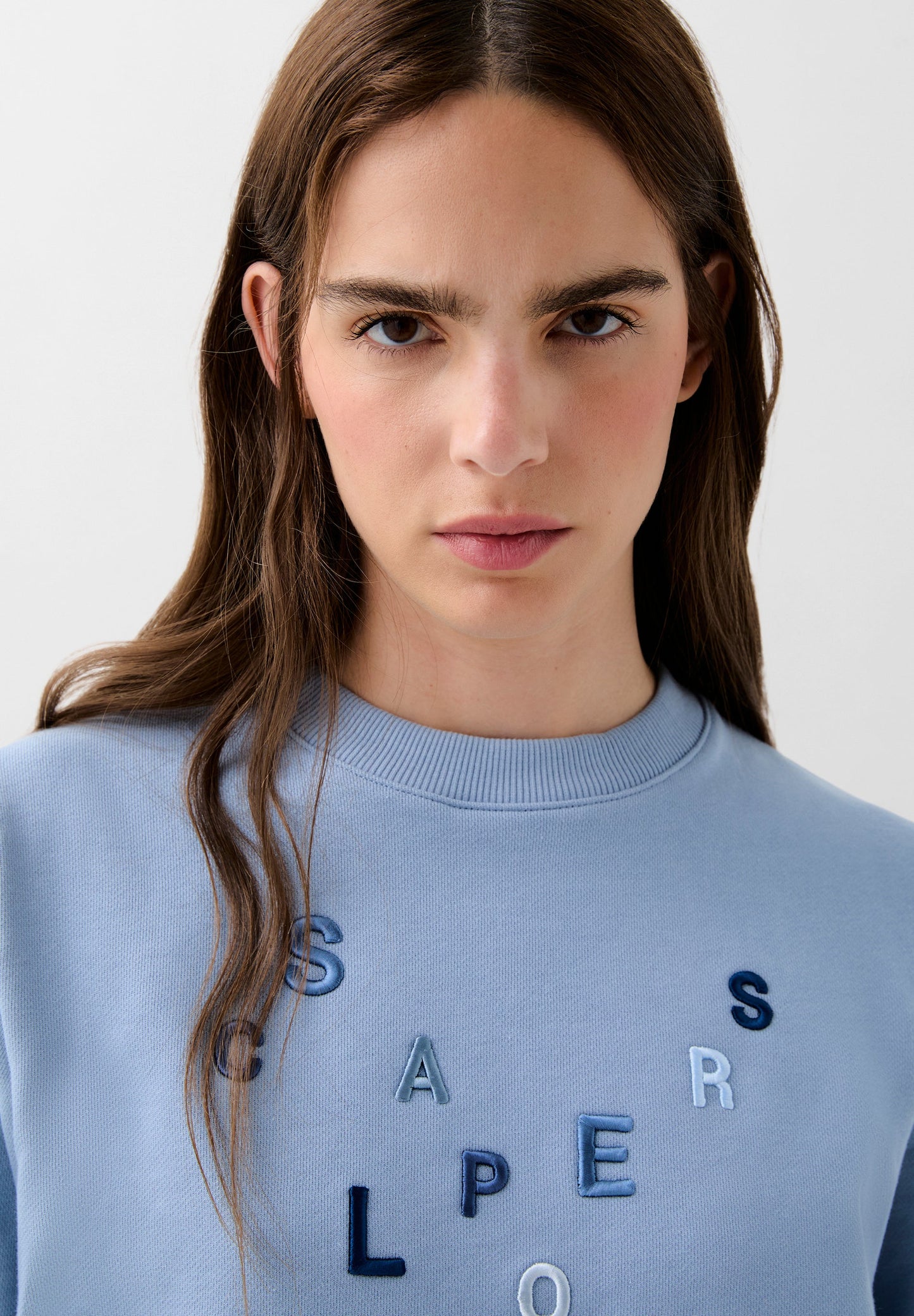 SUDADERA LETRAS BORDADAS