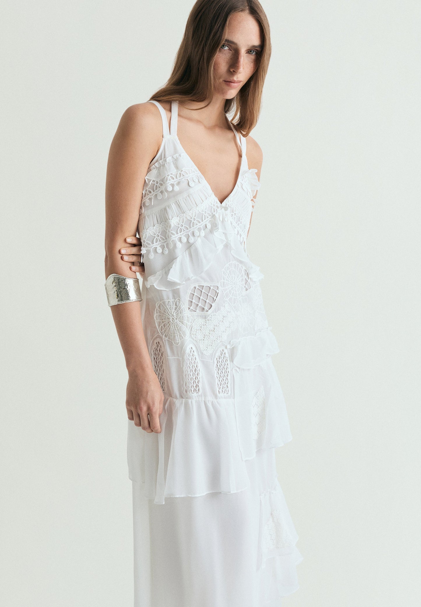 VESTIDO ENCAJE VOLANTES