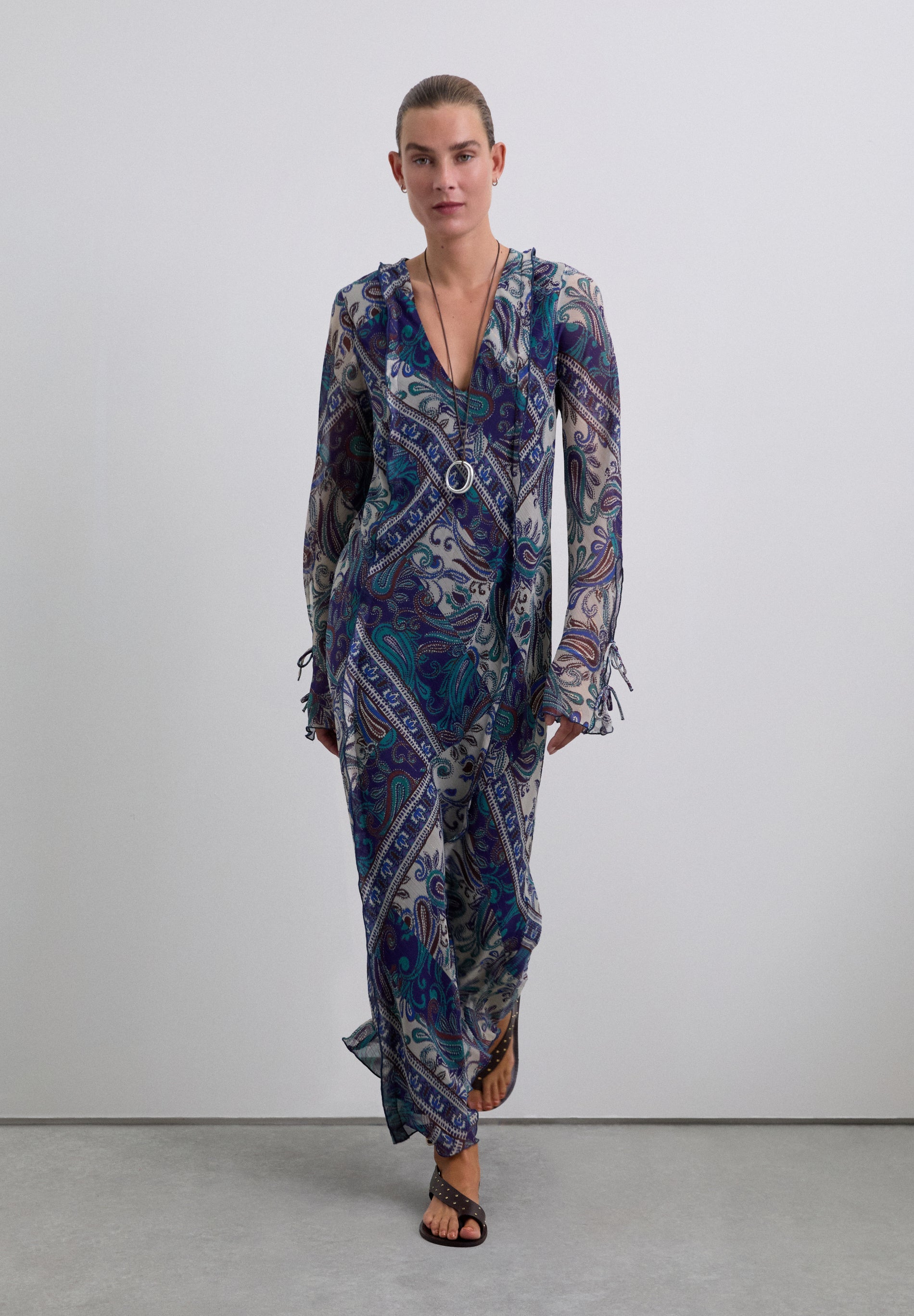 VESTIDO LARGO FLUIDO PAISLEY