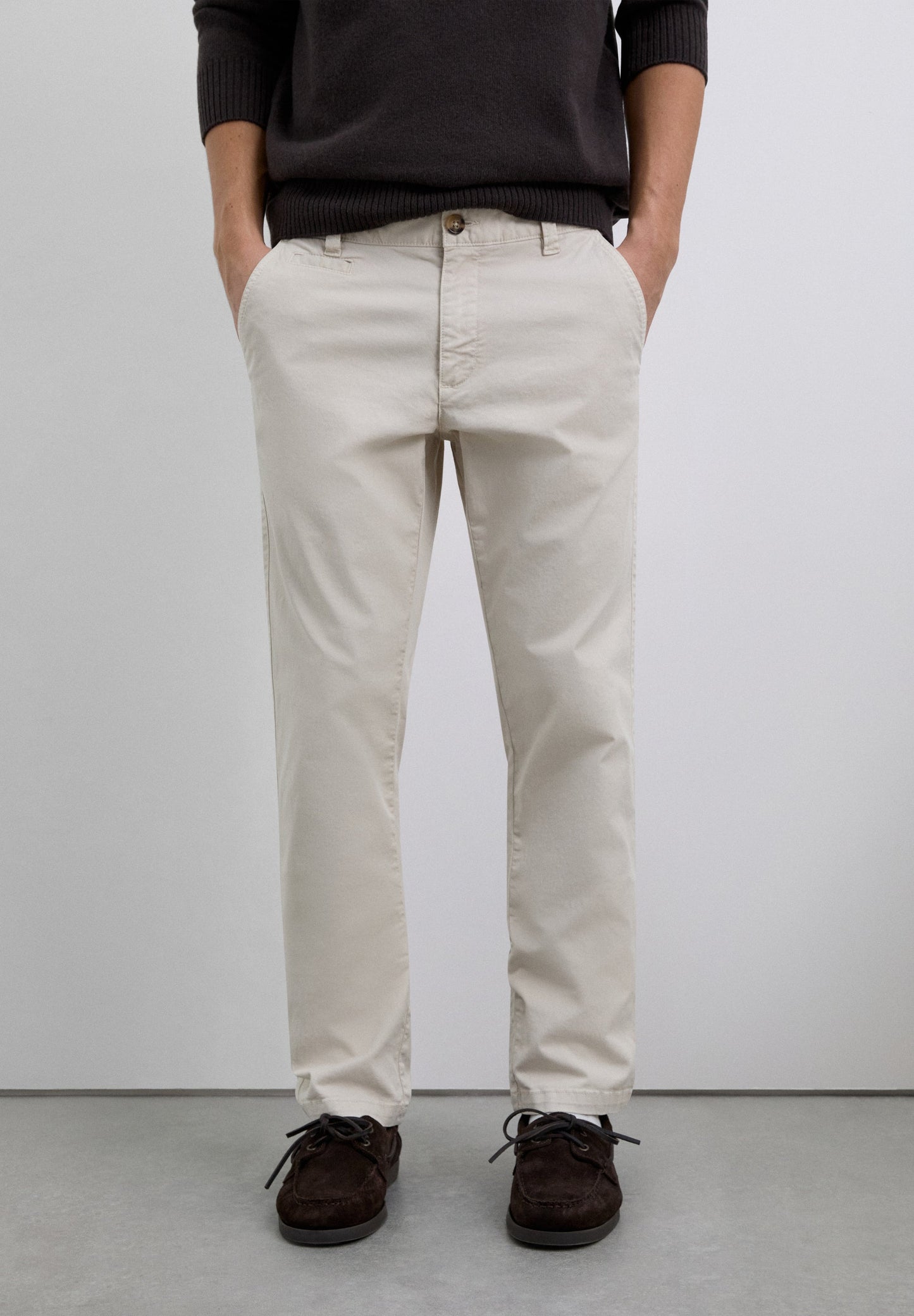 PANTALÓN CHINO CASUAL