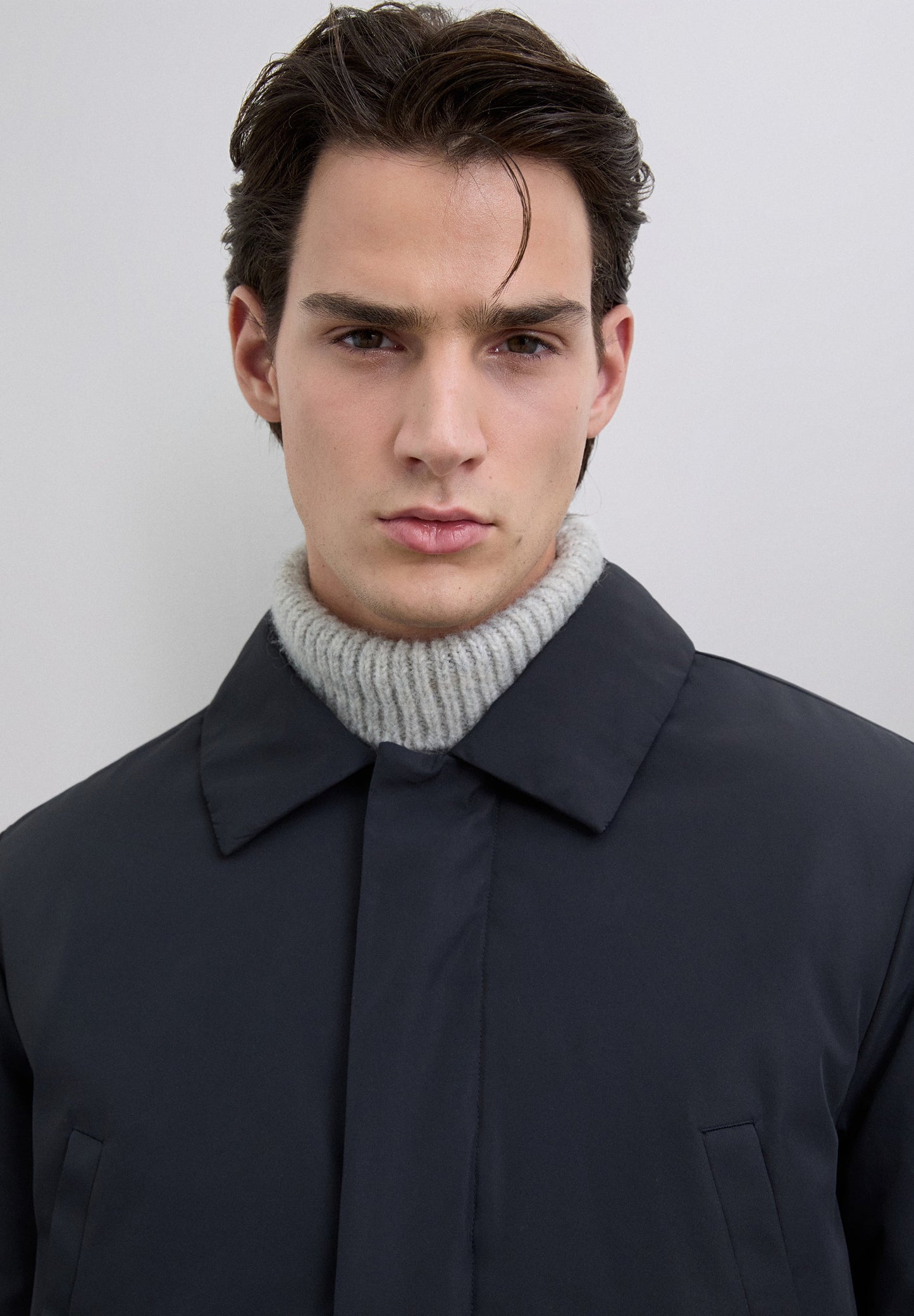 PARKA TÉCNICA BOLSILLOS CAPUCHA