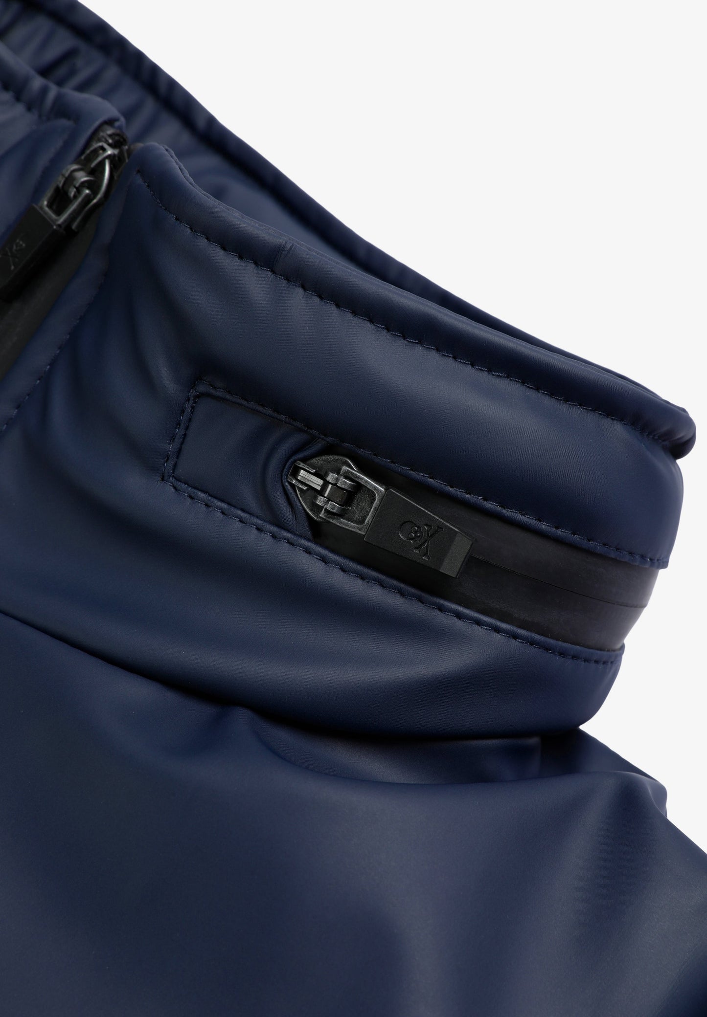 CHAQUETA CAPUCHA IMPERMEABLE