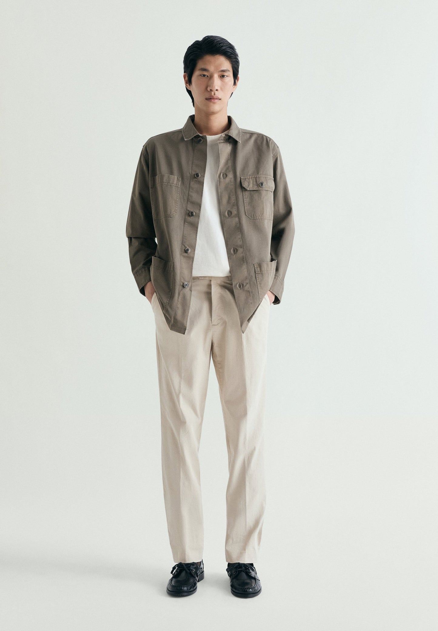 PANTALÓN CHINO PINZAS