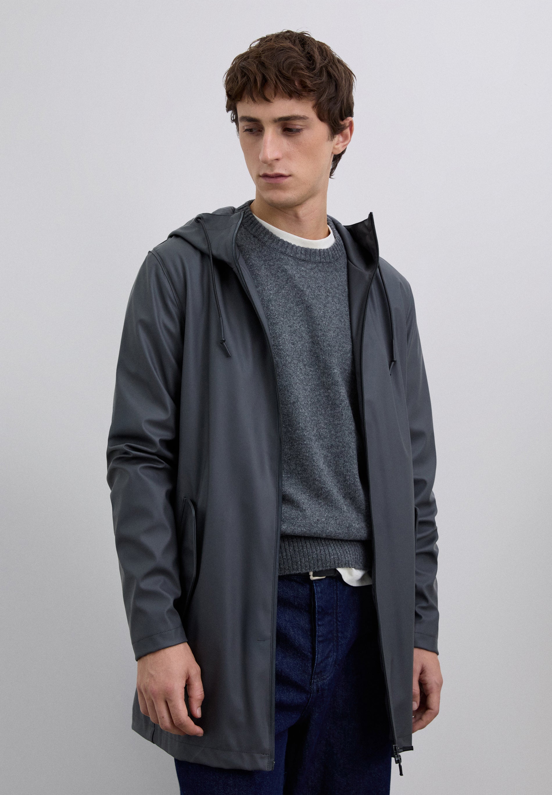 CHAQUETA IMPERMEABLE LOGO