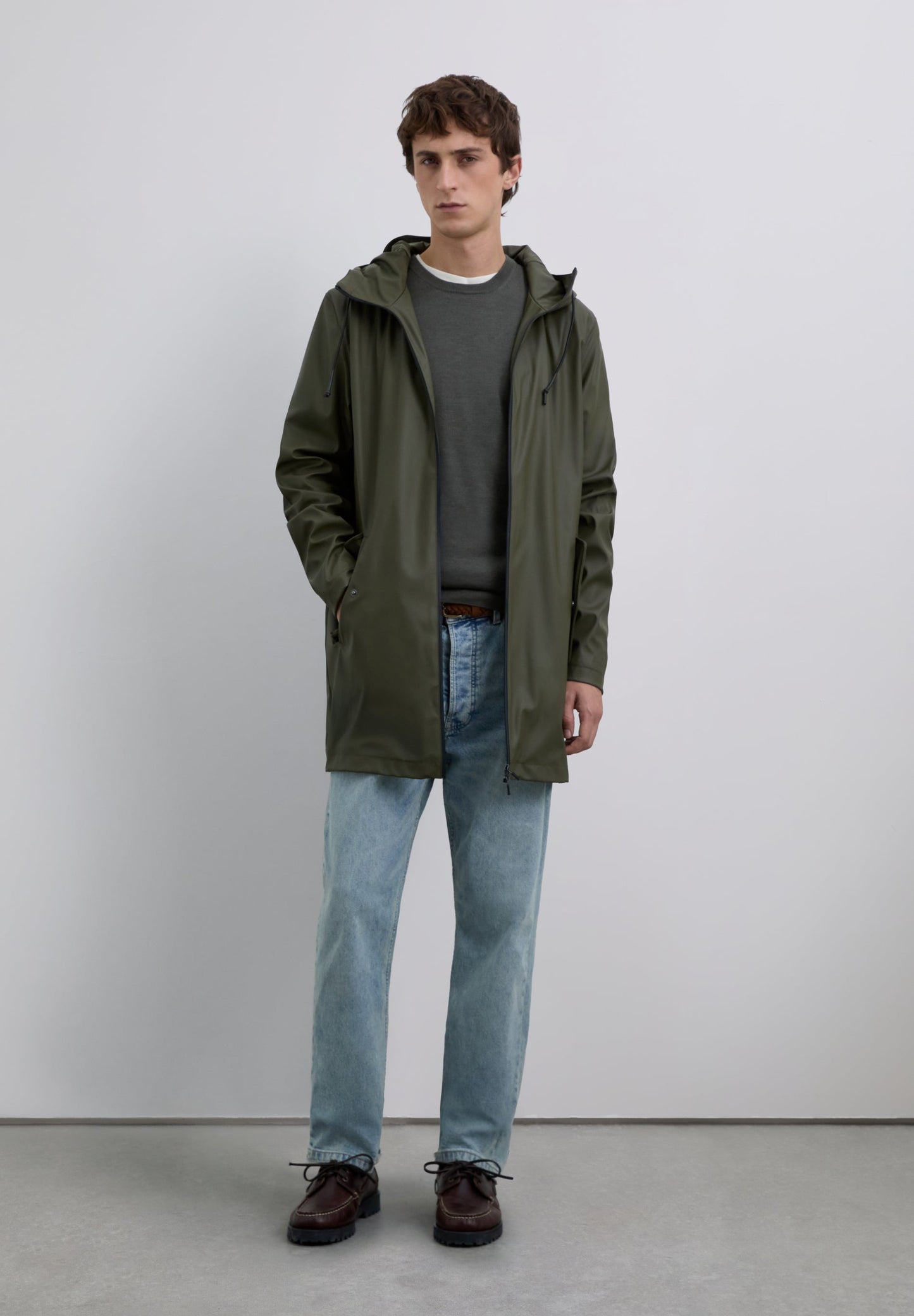 CHAQUETA IMPERMEABLE LOGO