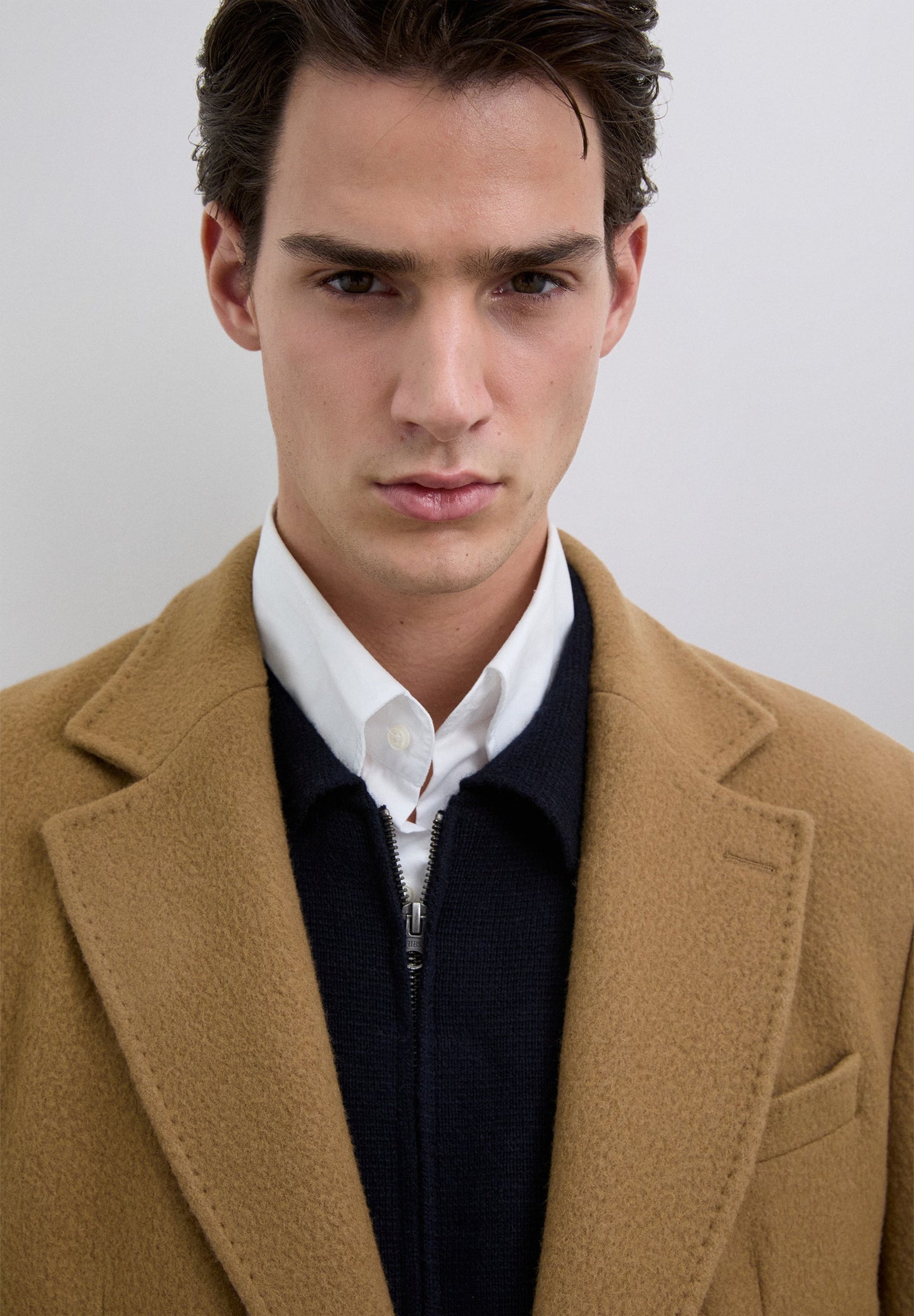 ABRIGO LARGO SOLAPA LANA