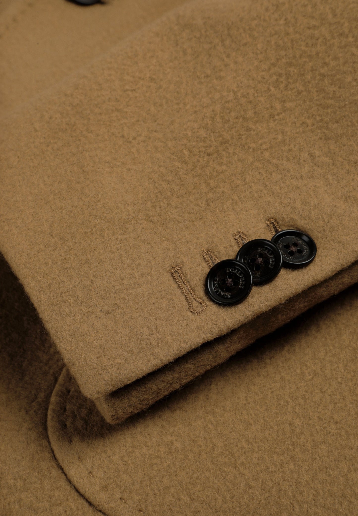 ABRIGO LARGO SOLAPA LANA