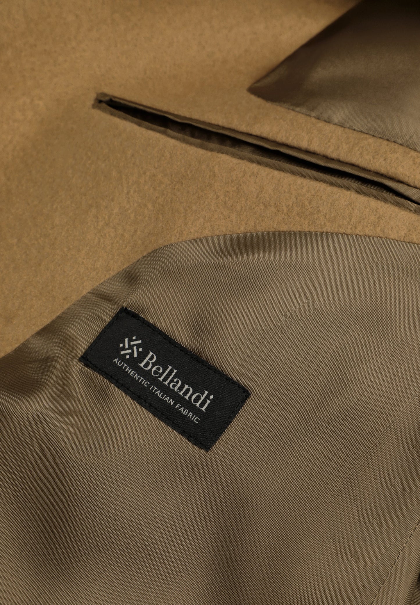 ABRIGO LARGO SOLAPA LANA