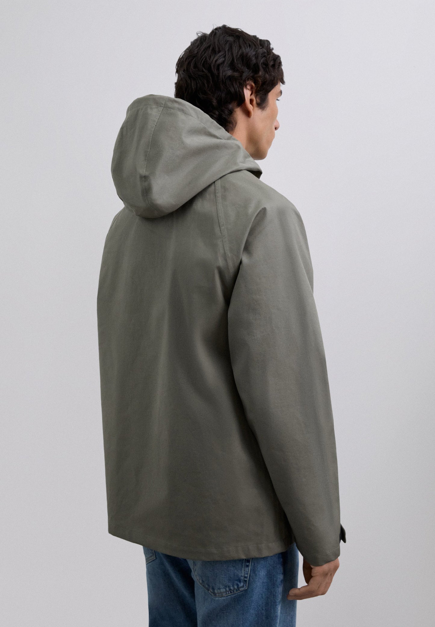 CHAQUETA IMPERMEABLE LOGO