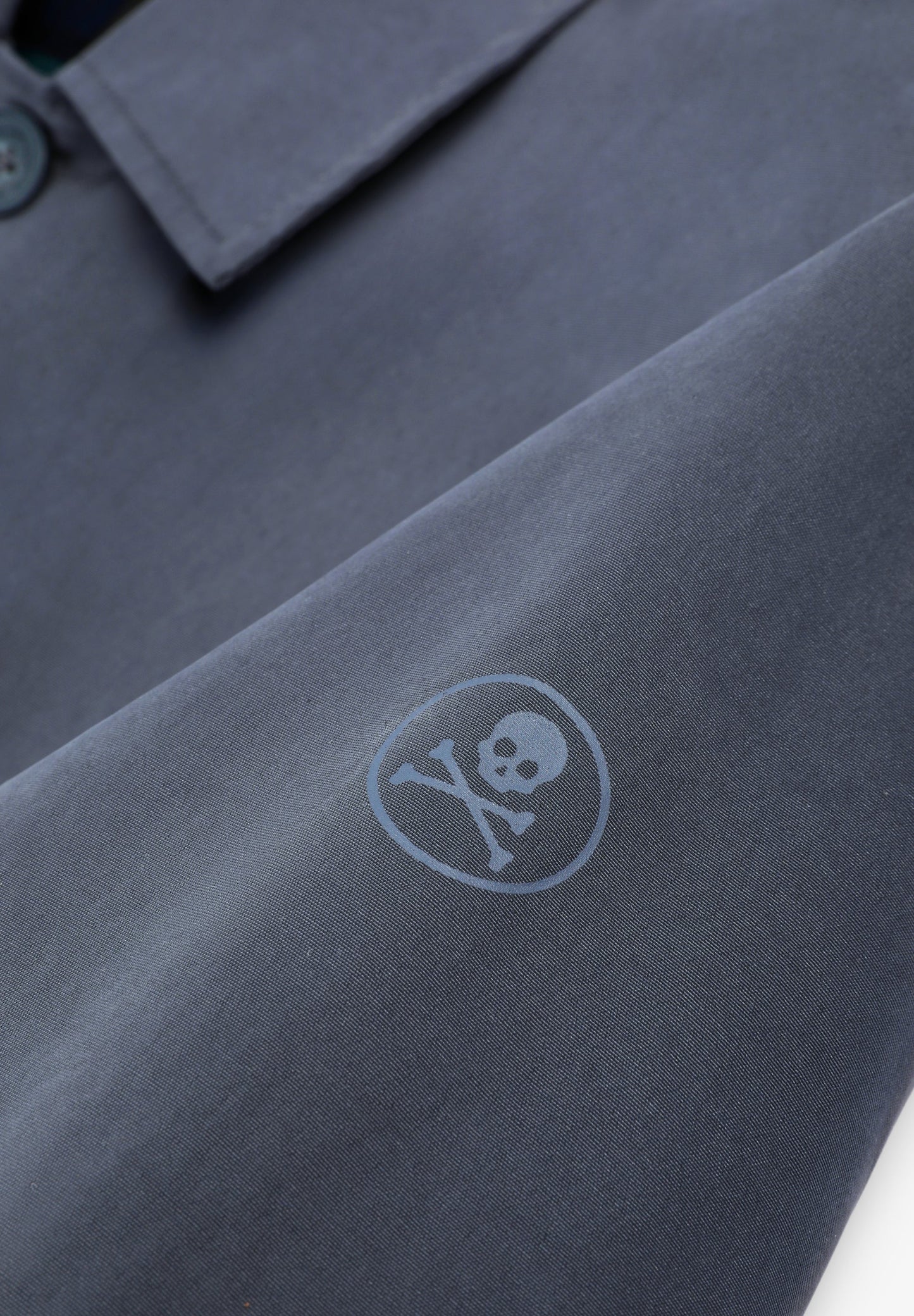 GABARDINA LIGERA PRINT CALAVERA