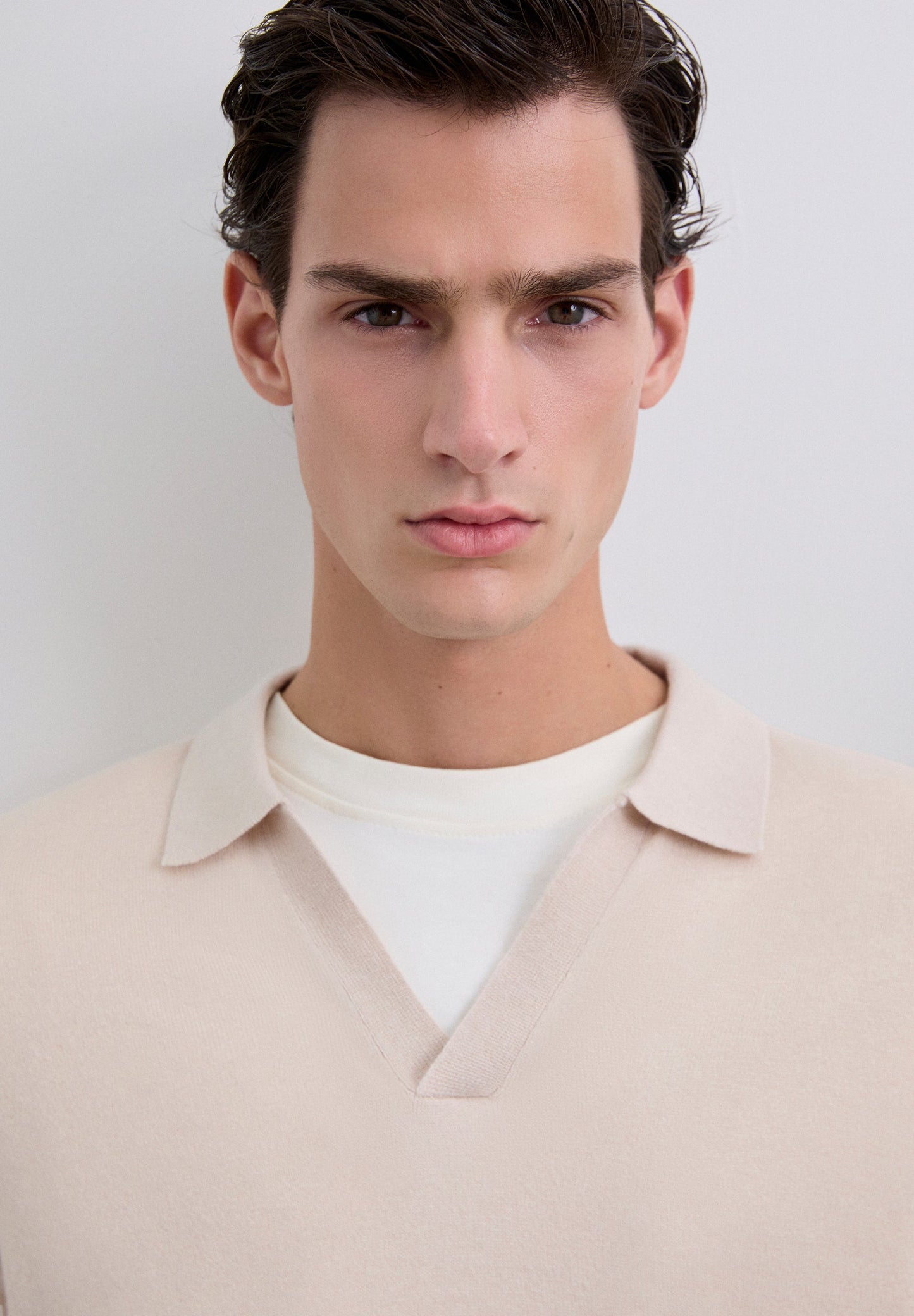 JERSEY POLO CUELLO PICO LANA