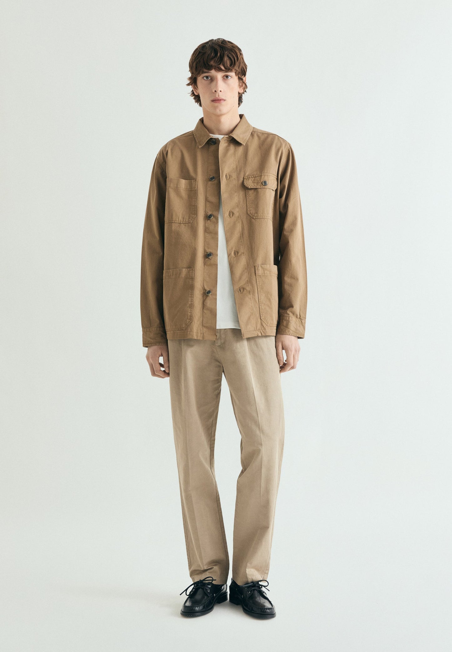SOBRECAMISA BOLSILLOS ABOTONADA