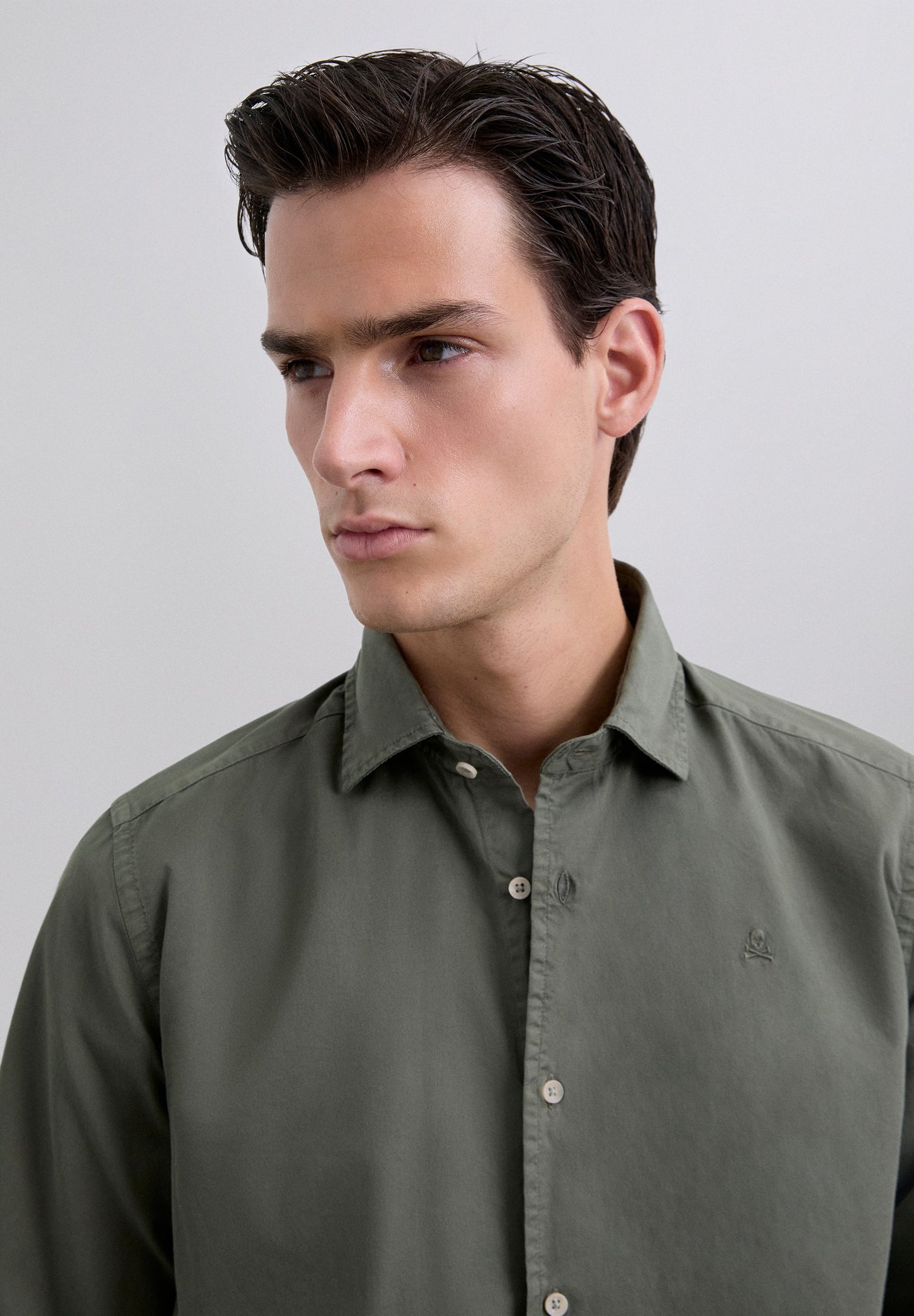 CAMISA REGULAR FIT BORDADA