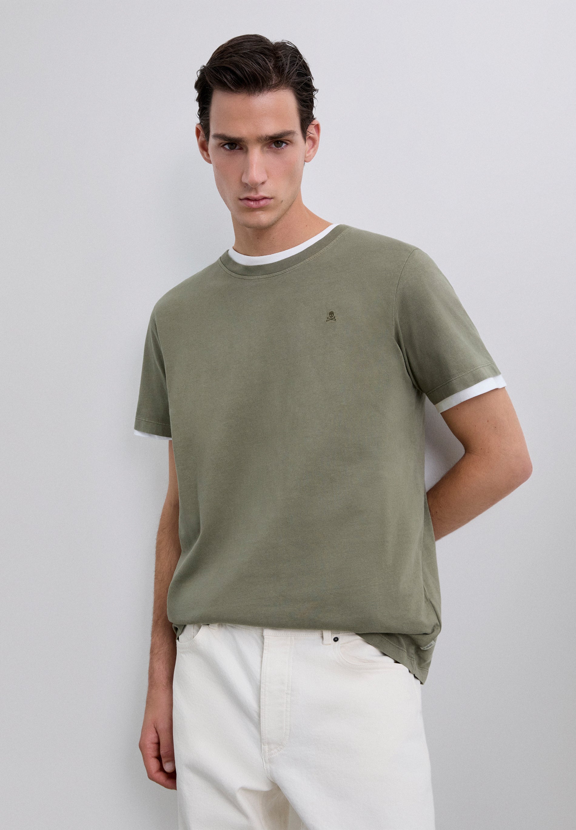 CAMISETA CALAVERA BORDADA TONO