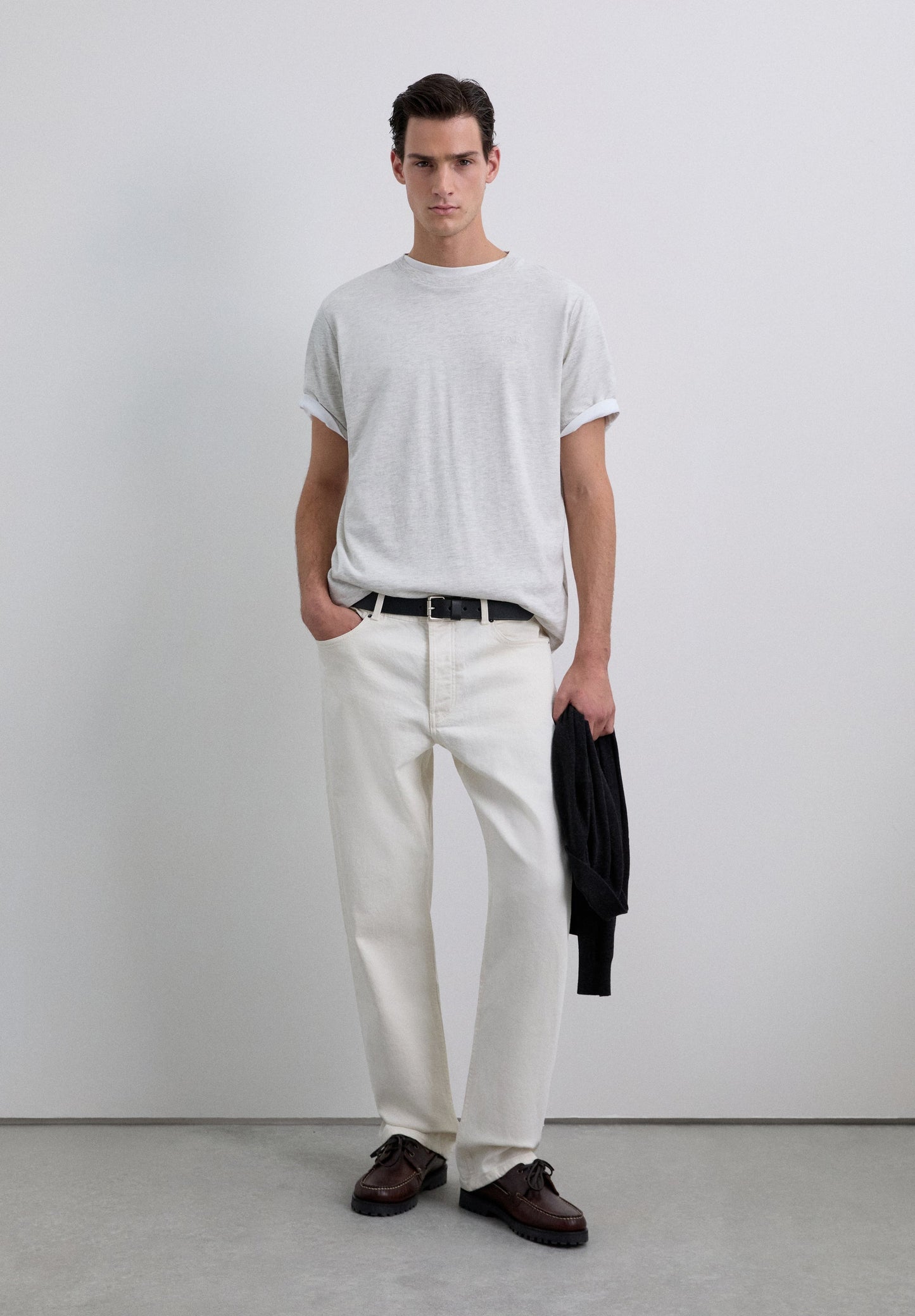 CAMISETA BORDADA EFECTO LAVADO