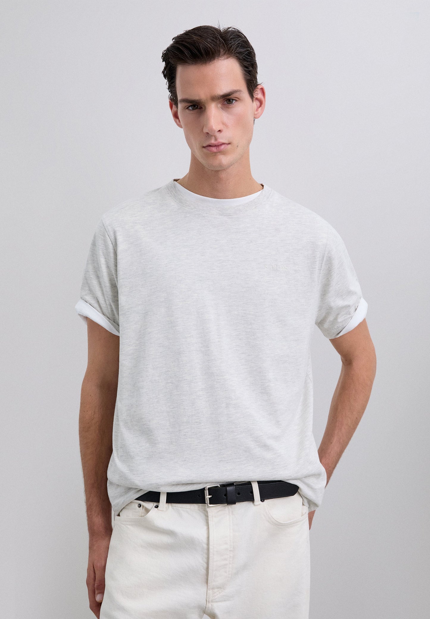 CAMISETA BORDADA EFECTO LAVADO