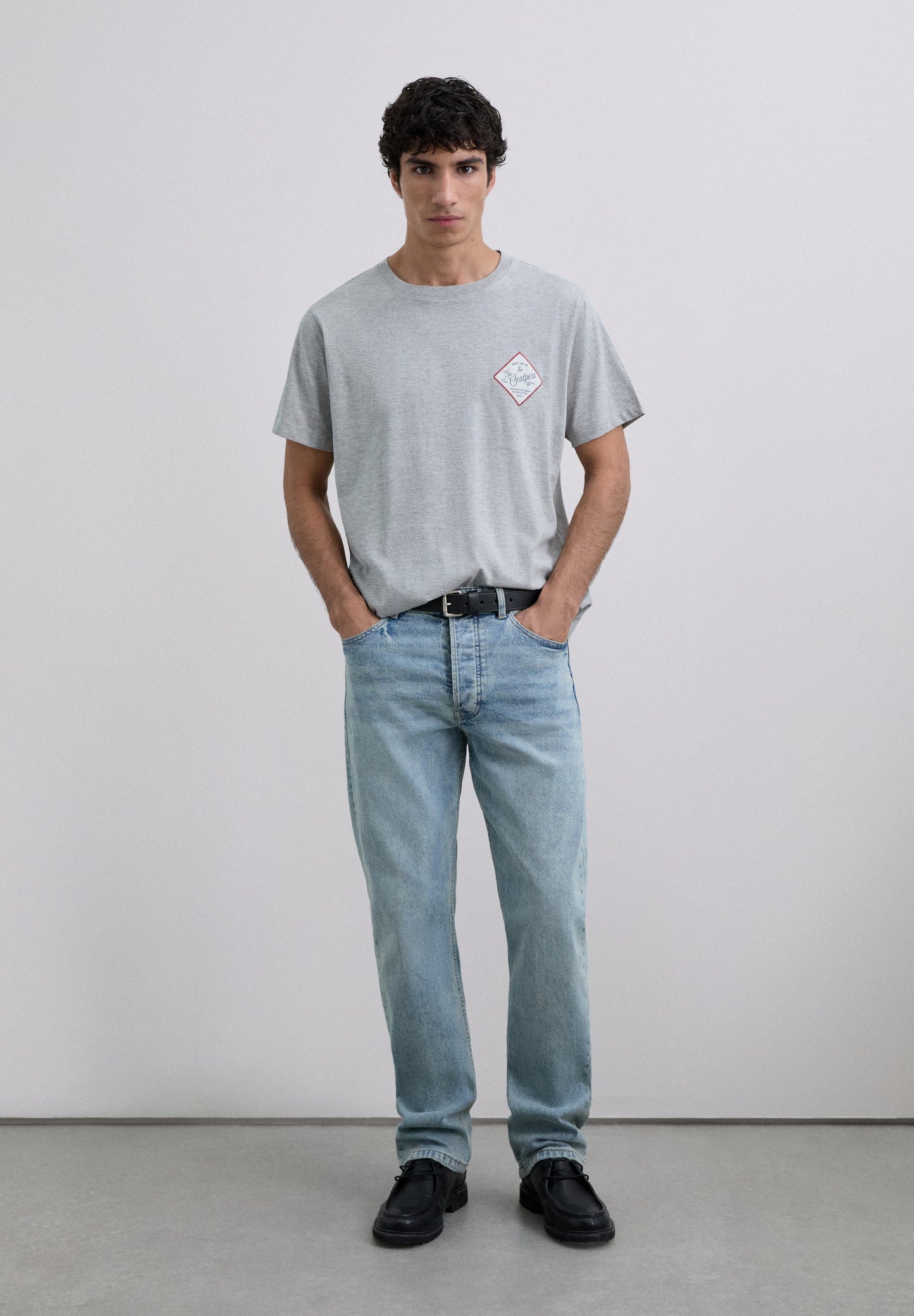 CAMISETA PARCHE BORDADO LOGO