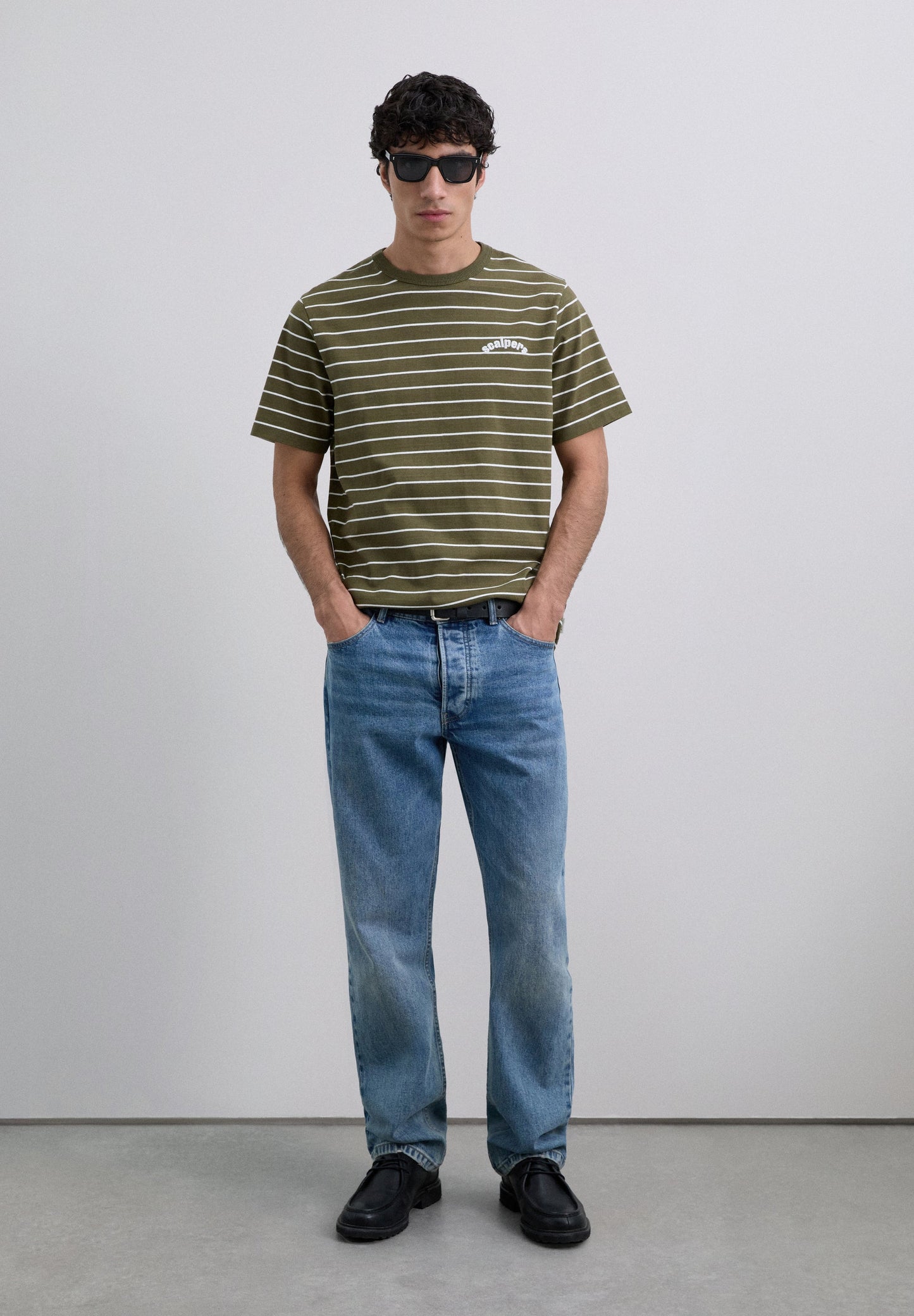 CAMISETA ESTAMPADA RAYAS LOGO