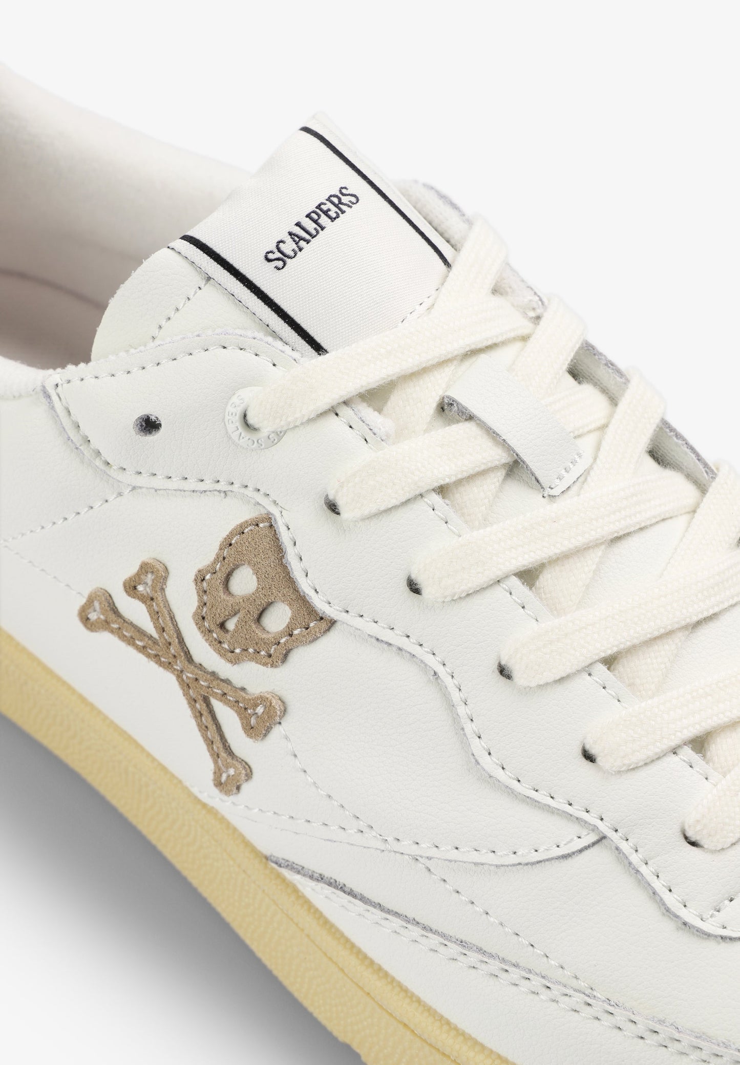 SNEAKERS CALAVERA PIEL