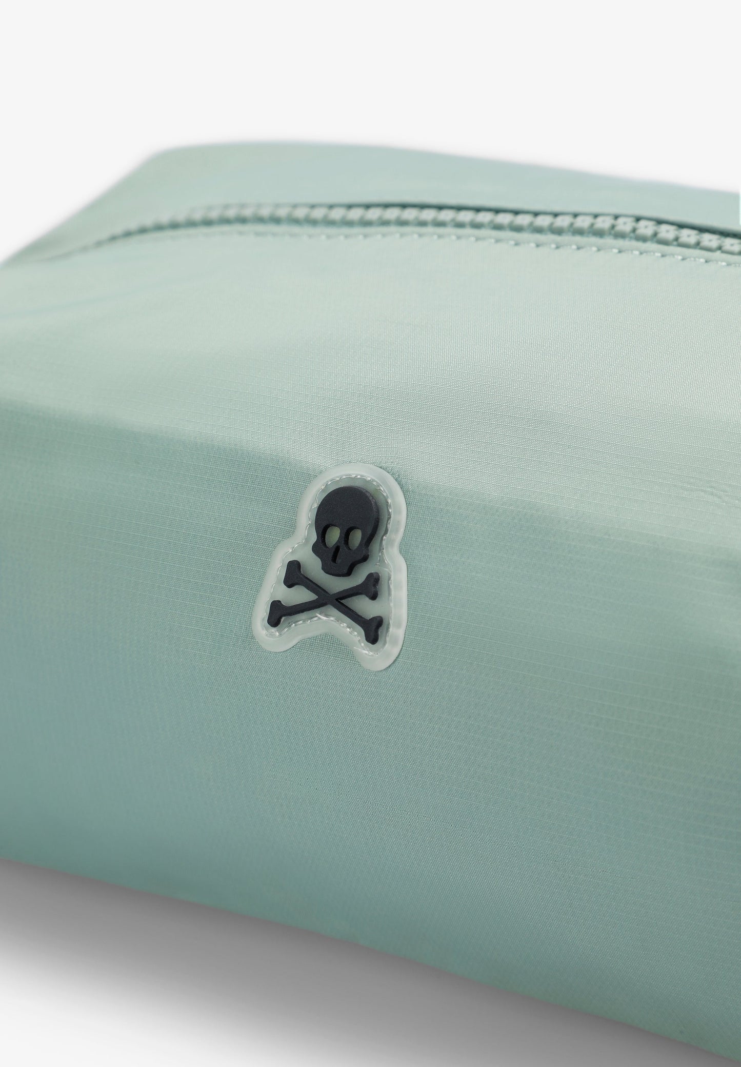 NECESER TÉCNICO CON ASA