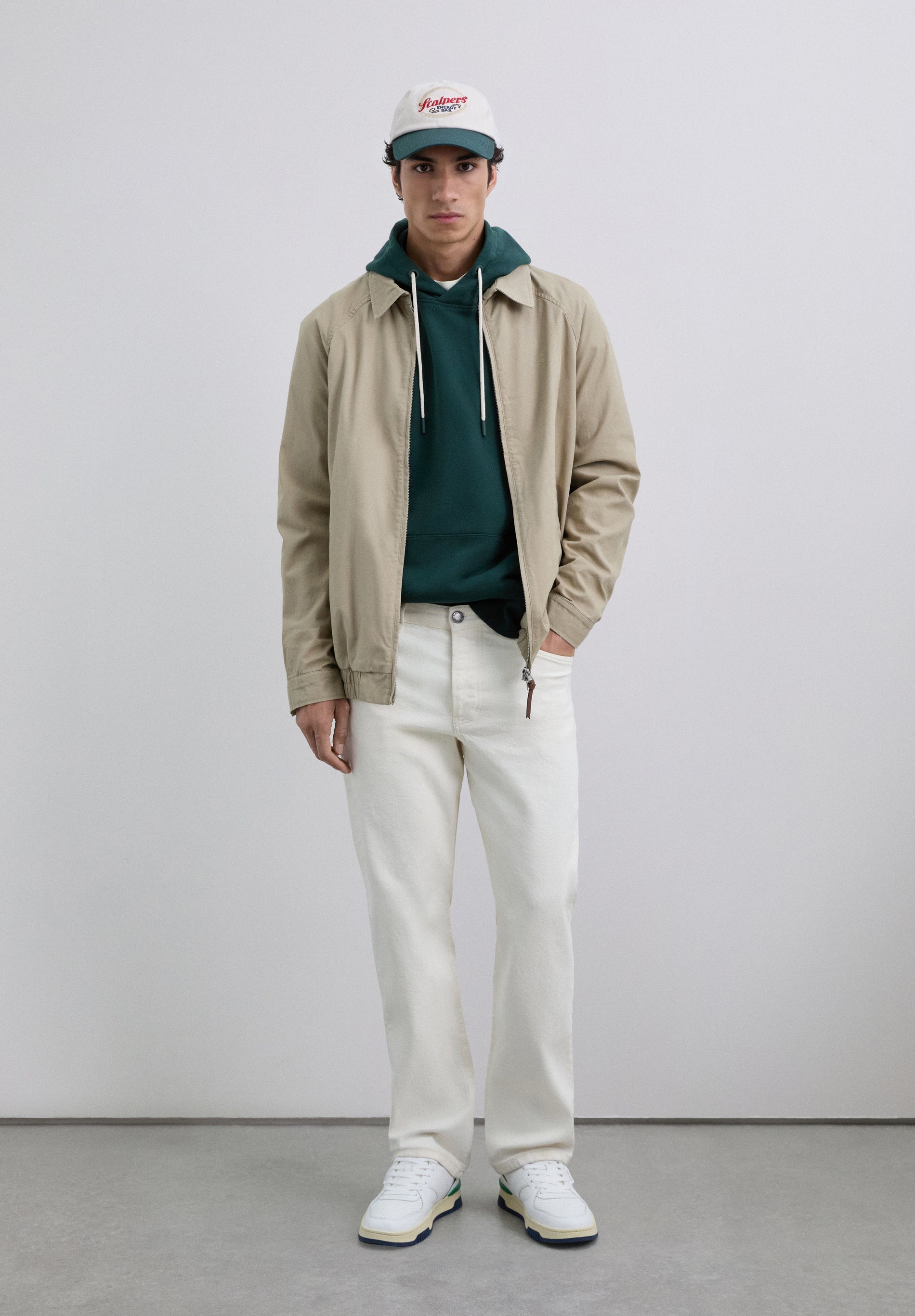 GORRA BORDADA CONTRASTE