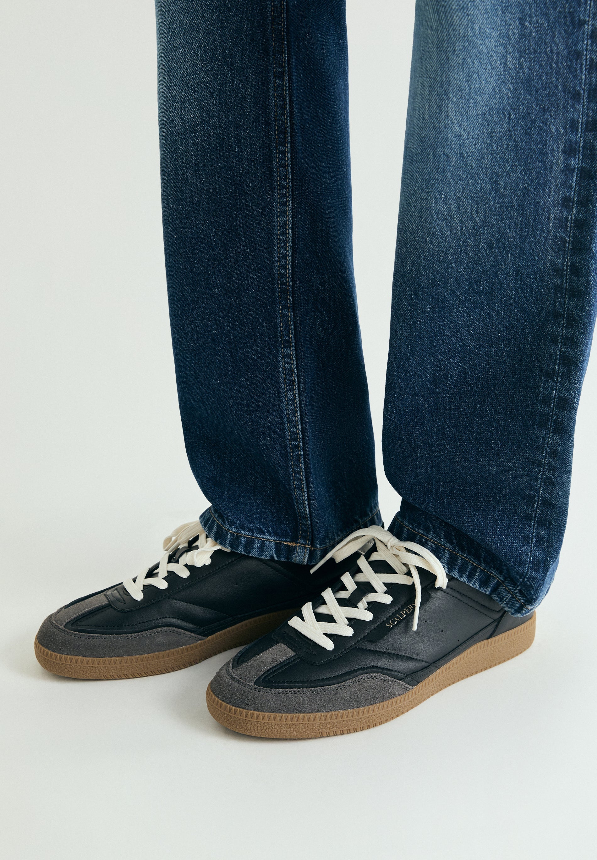 ZAPATILLA PIEL SUELA CONTRASTE