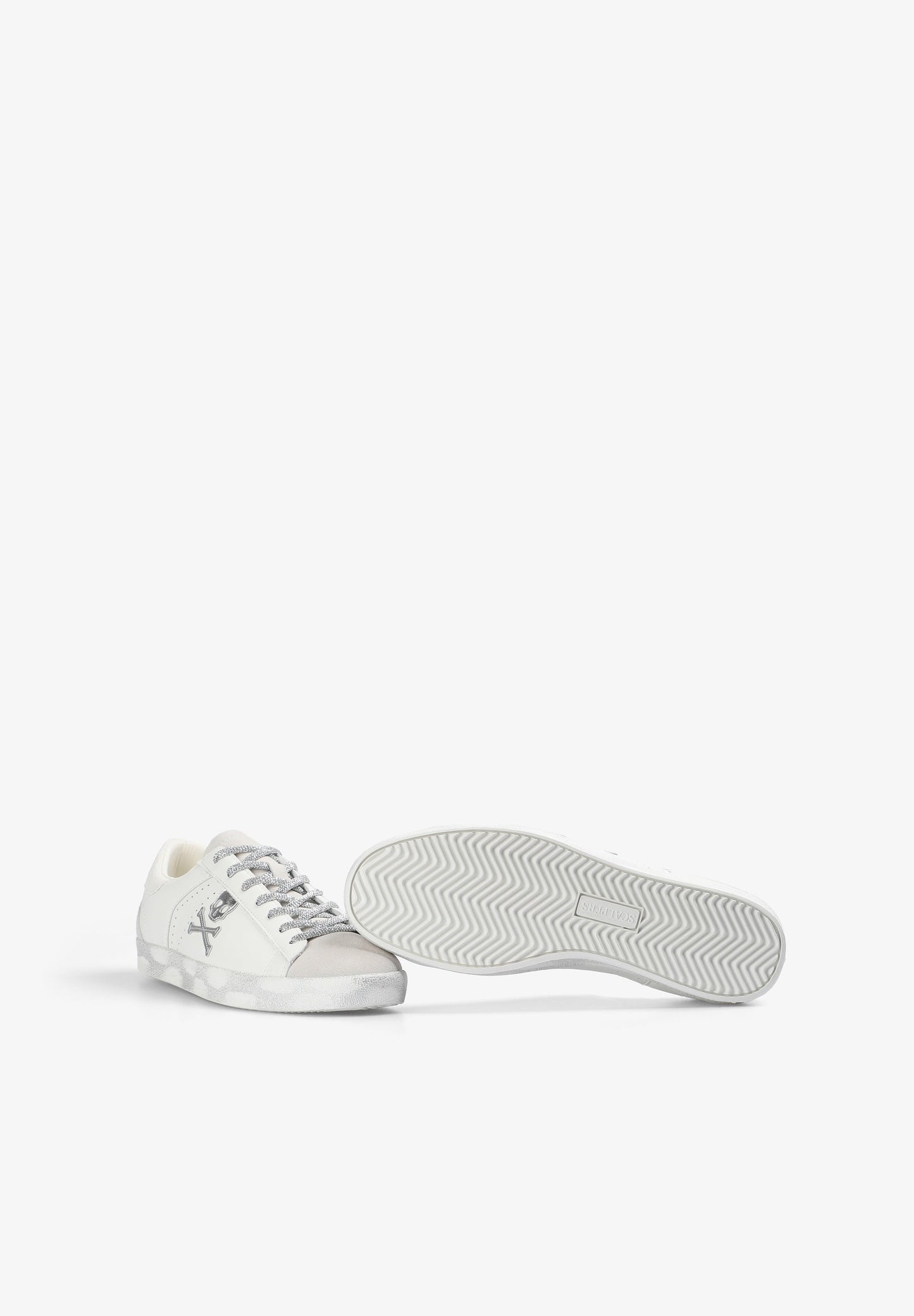 SNEAKERS CALAVERA METALIZADA