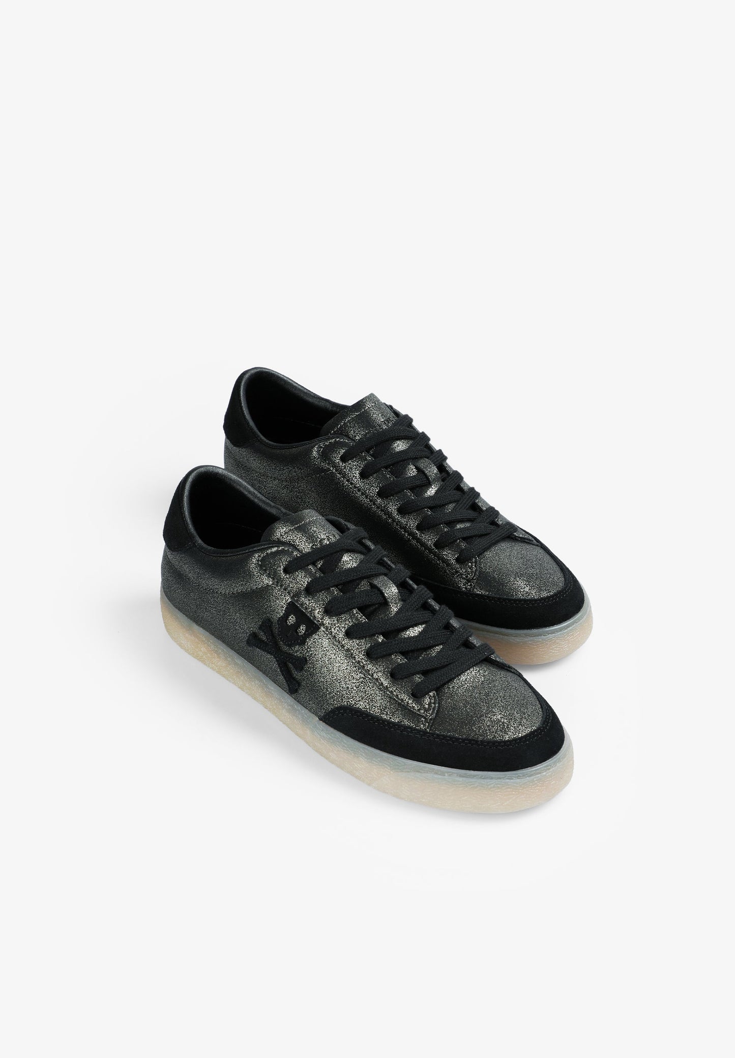 SNEAKERS METALIZADAS CALAVERA LATERAL
