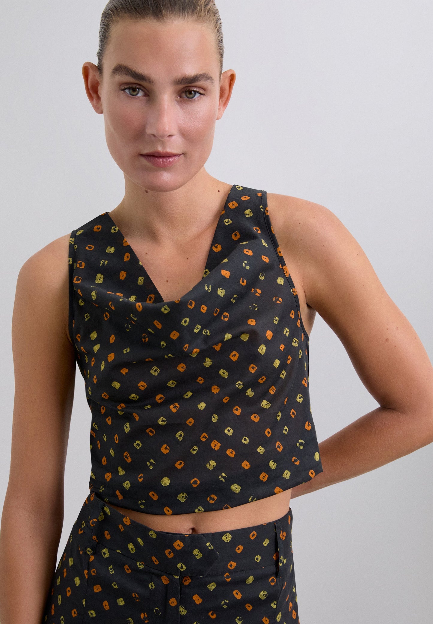 TOP MULTIPOSICIÓN CROPPED