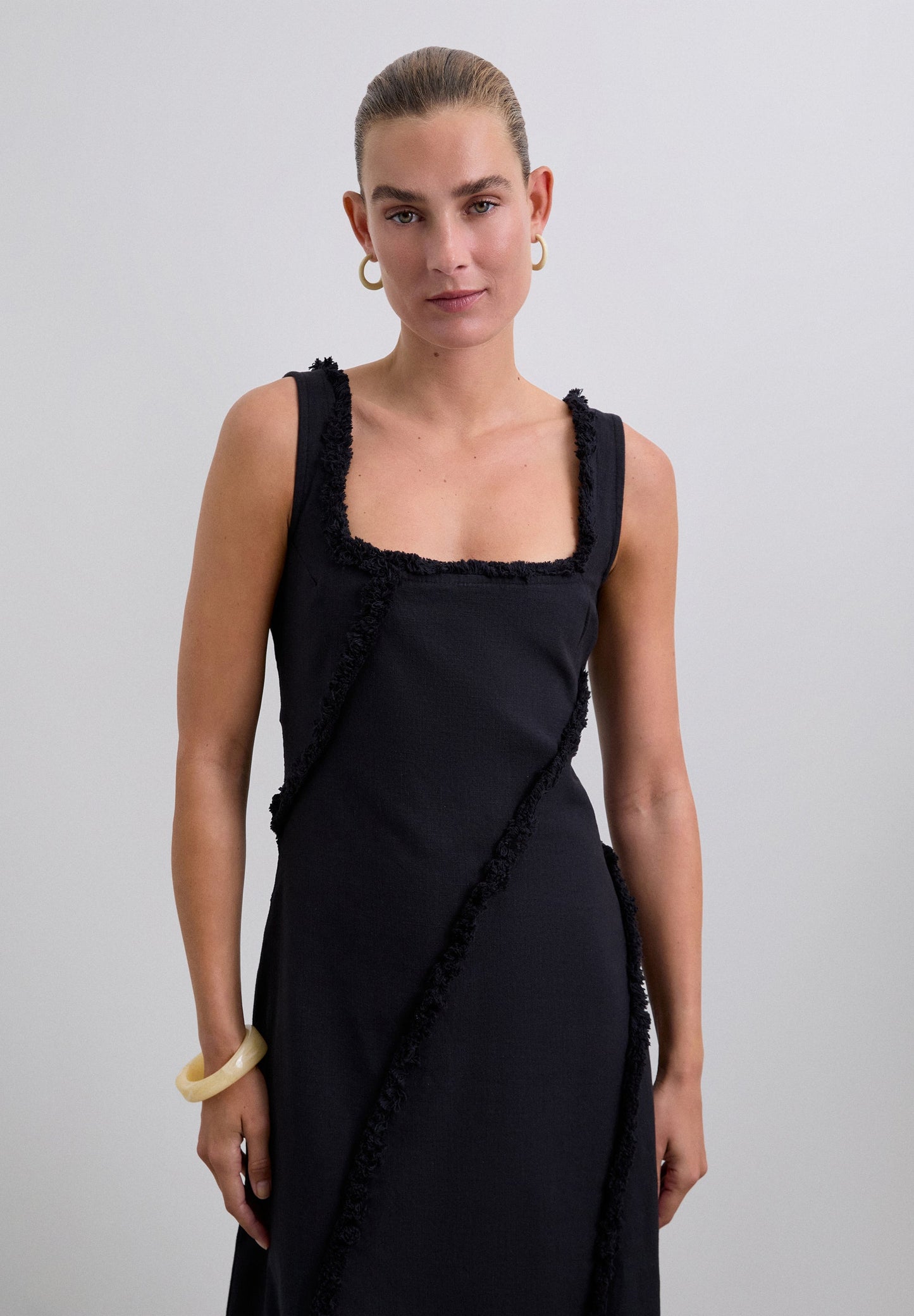 VESTIDO FLECOS DESPUNTADOS