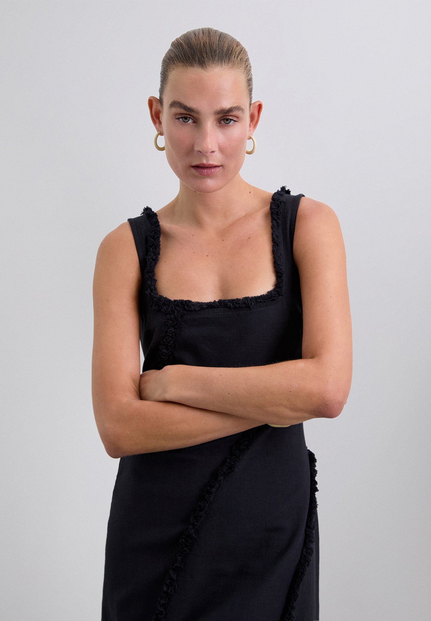 VESTIDO FLECOS DESPUNTADOS