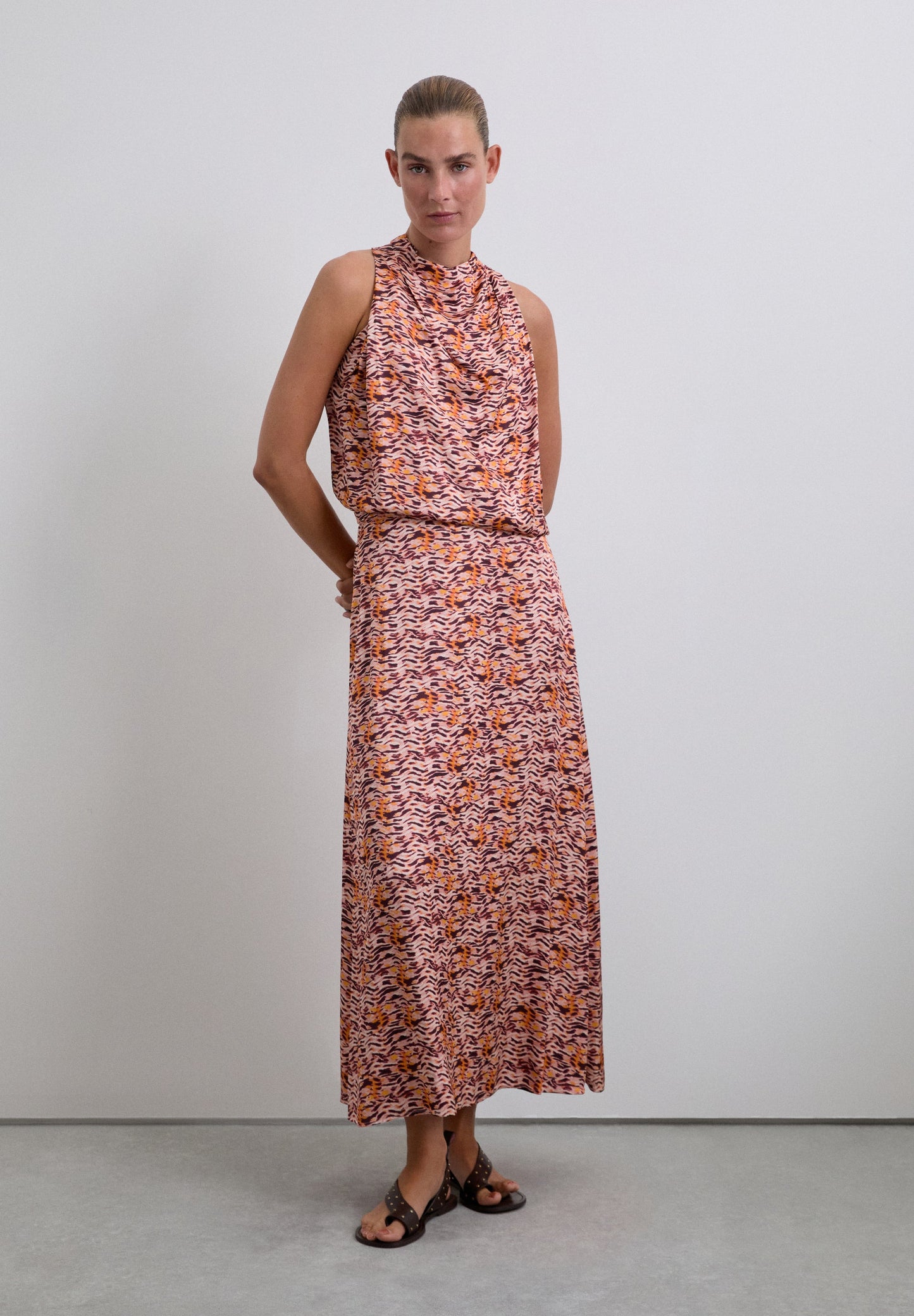 TOP CUELLO HALTER ESTAMPADO