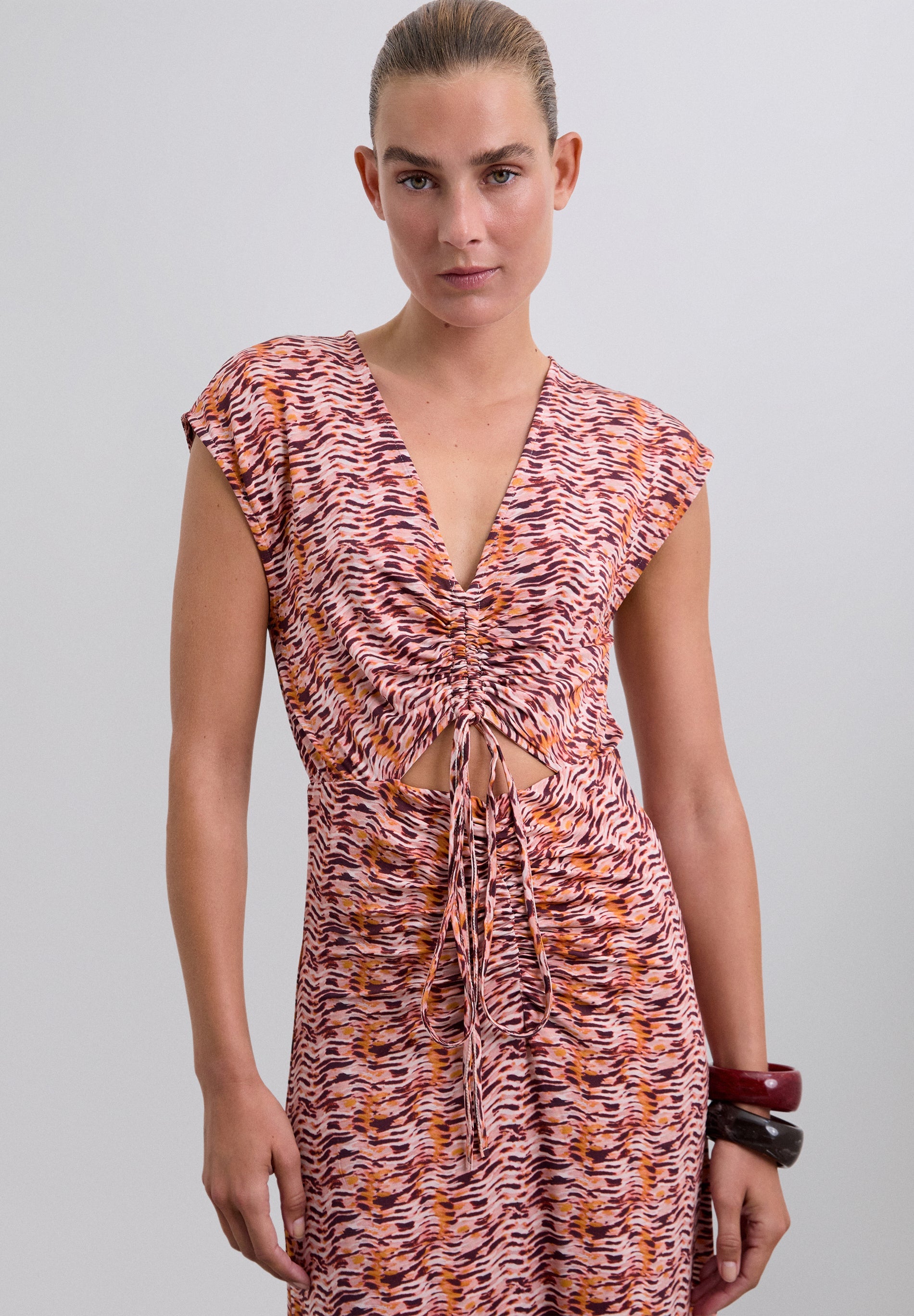 VESTIDO ESTAMPADO CUT OUT