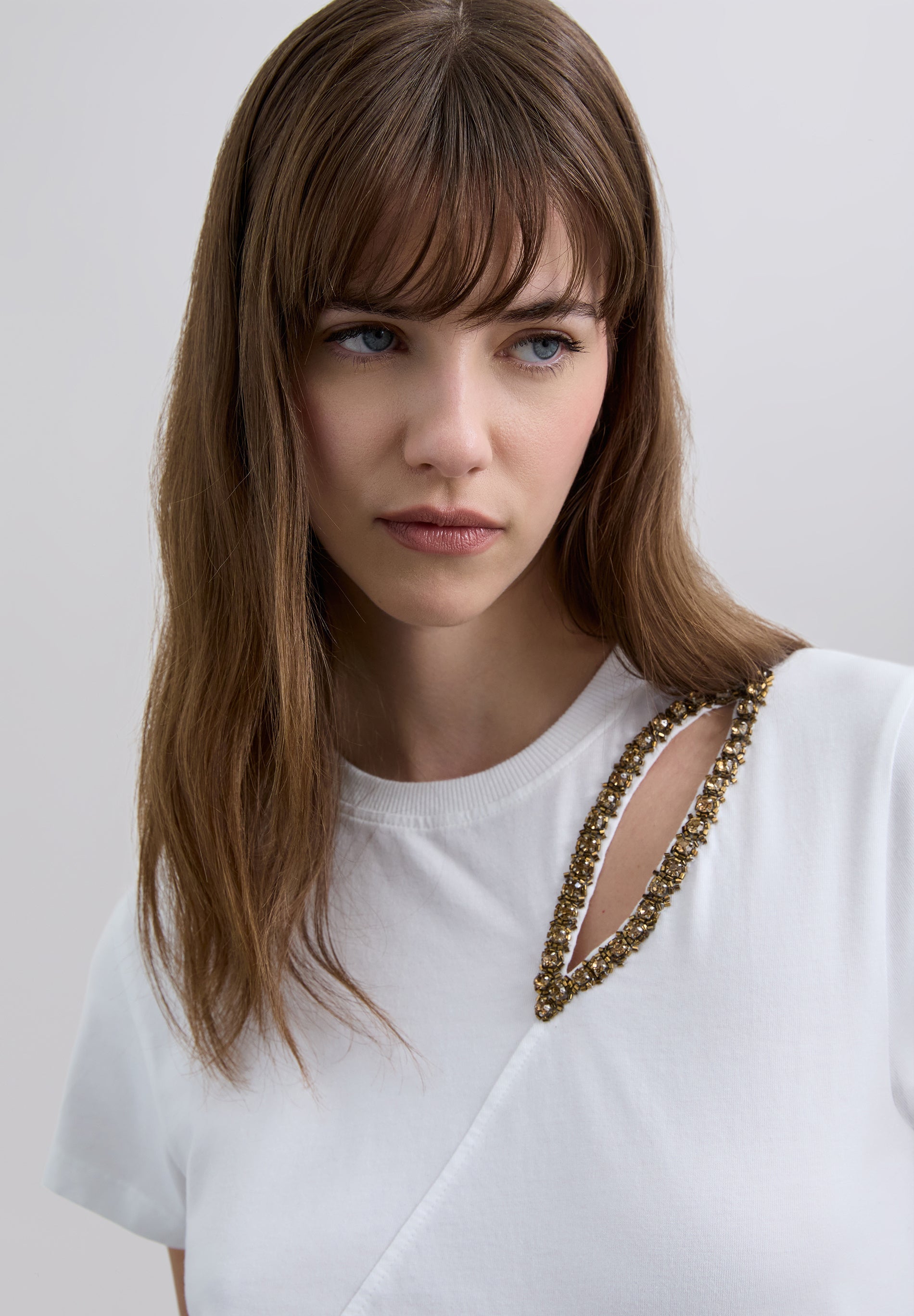 CAMISETA DETALLE ABERTURA