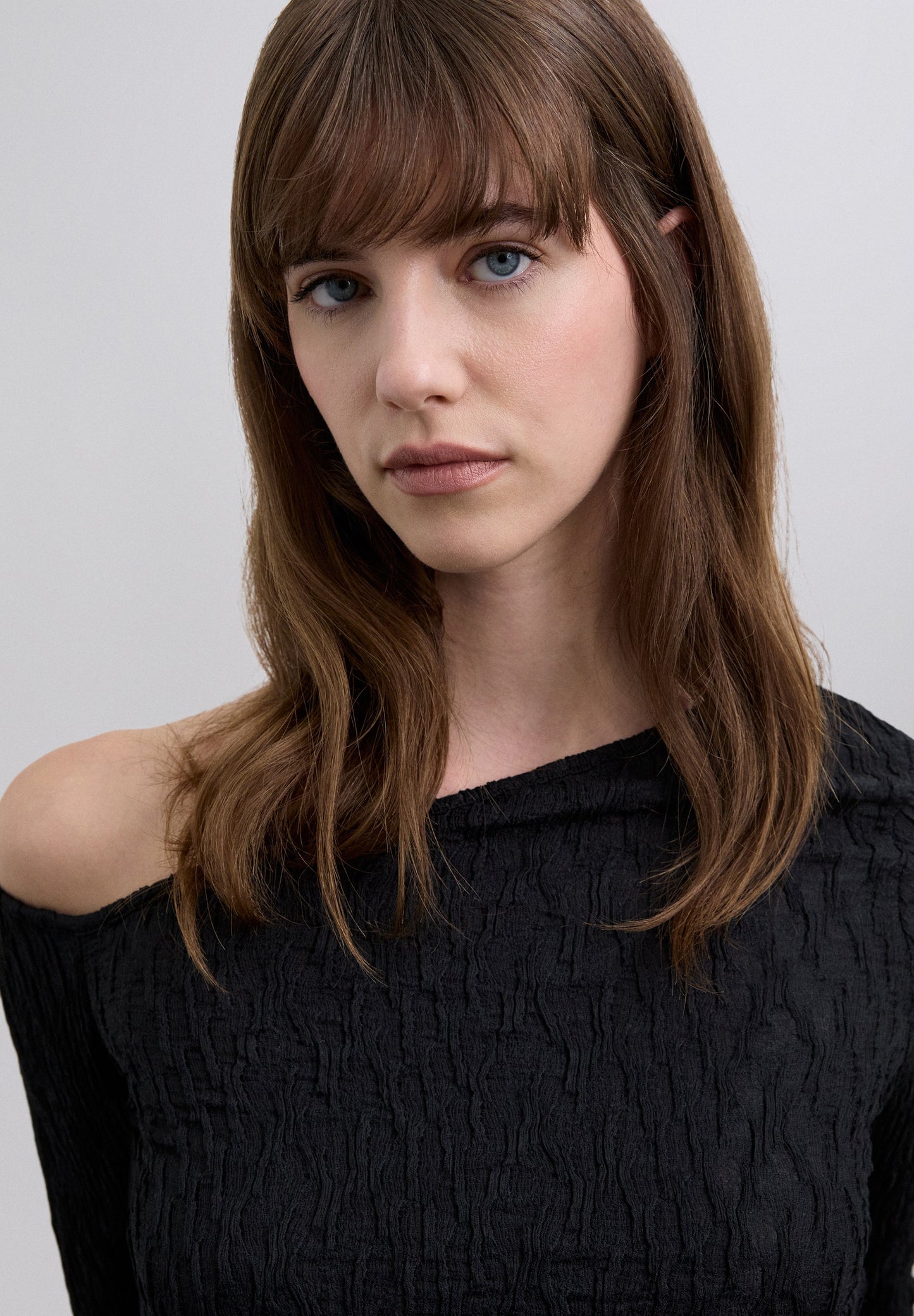 TOP ASIMÉTRICO HOMBRO DESCUBIERTO