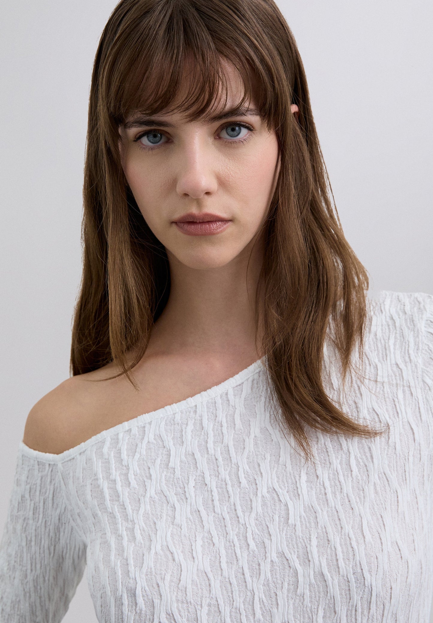 TOP ASIMÉTRICO HOMBRO DESCUBIERTO