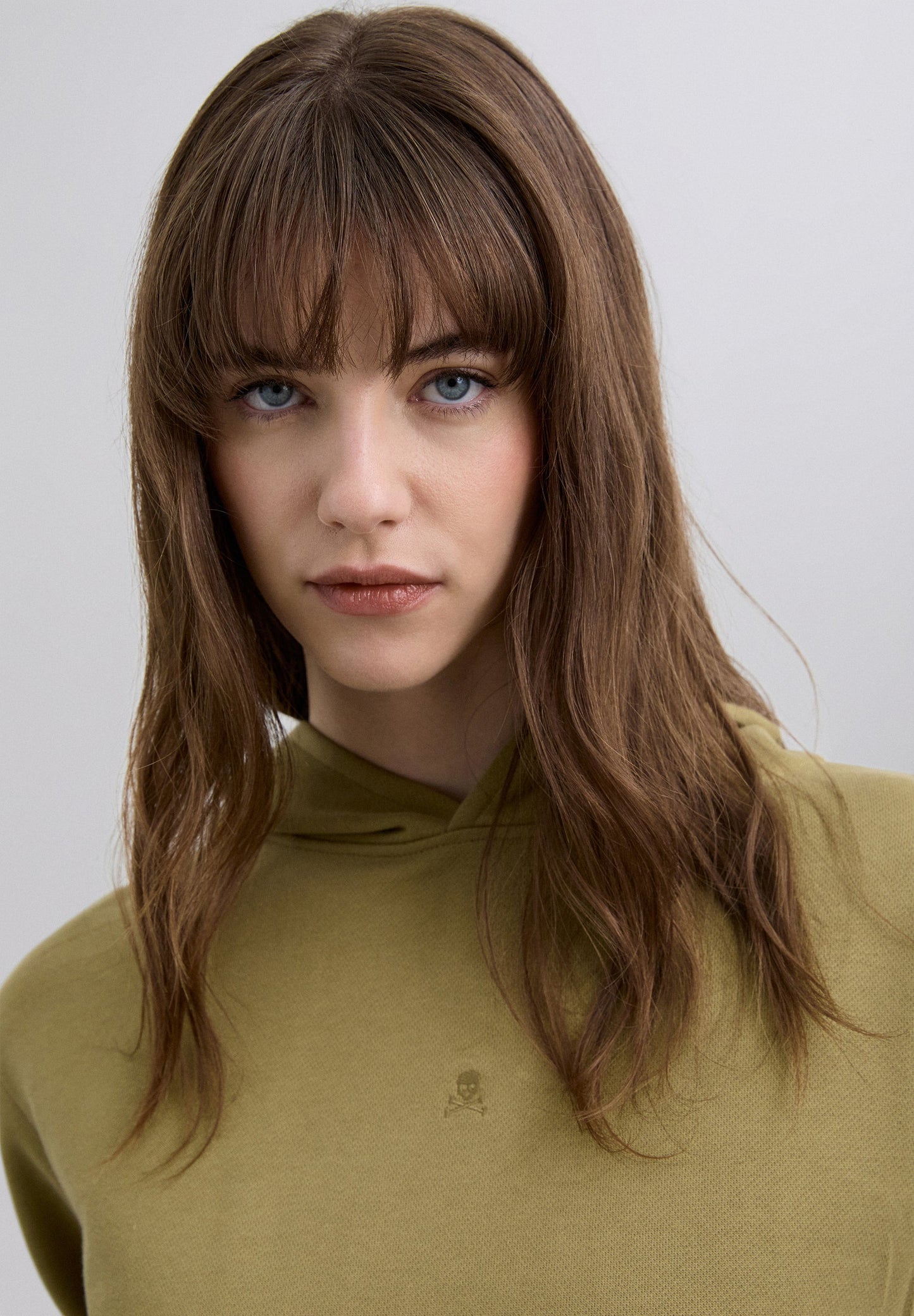 SUDADERA BÁSICA CALAVERA CAPUCHA