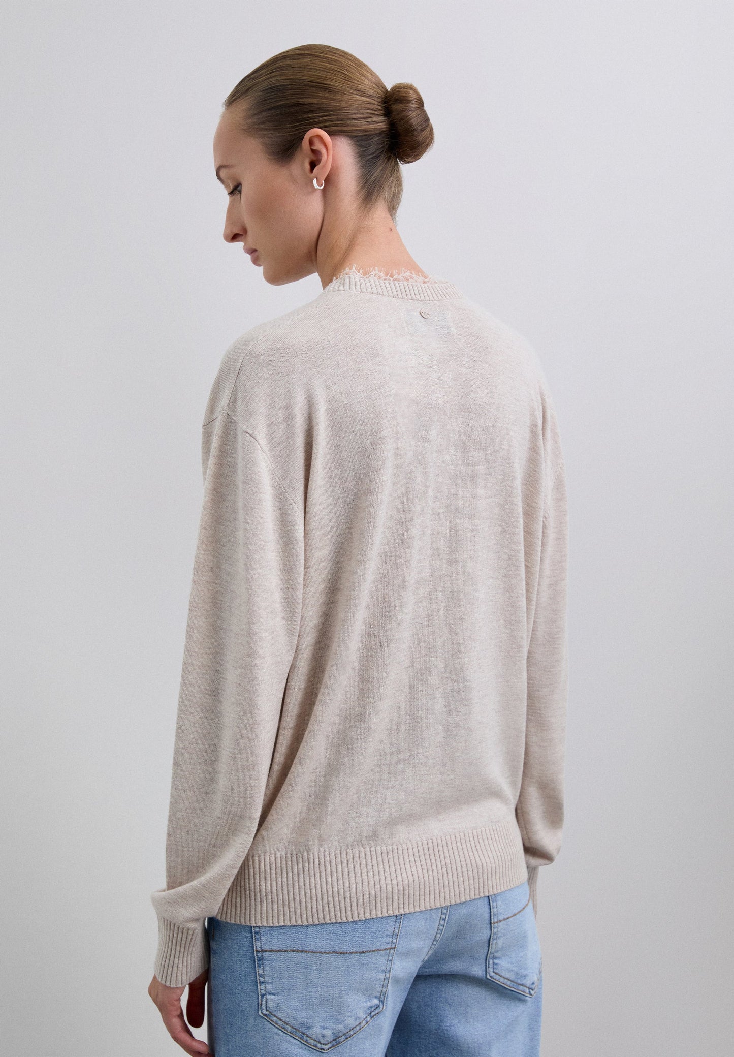 JERSEY ESCOTE V ENCAJE